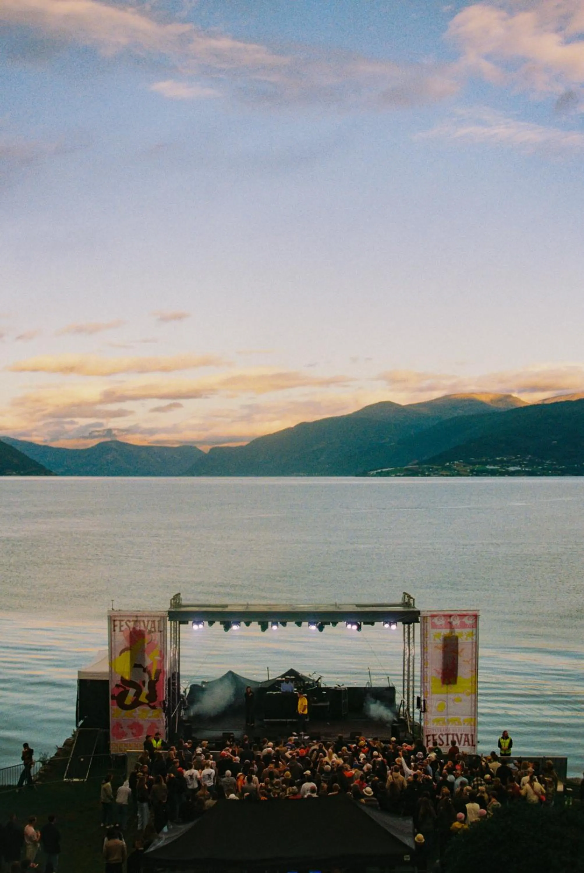 Evening entertainment in Balestrand Hotel