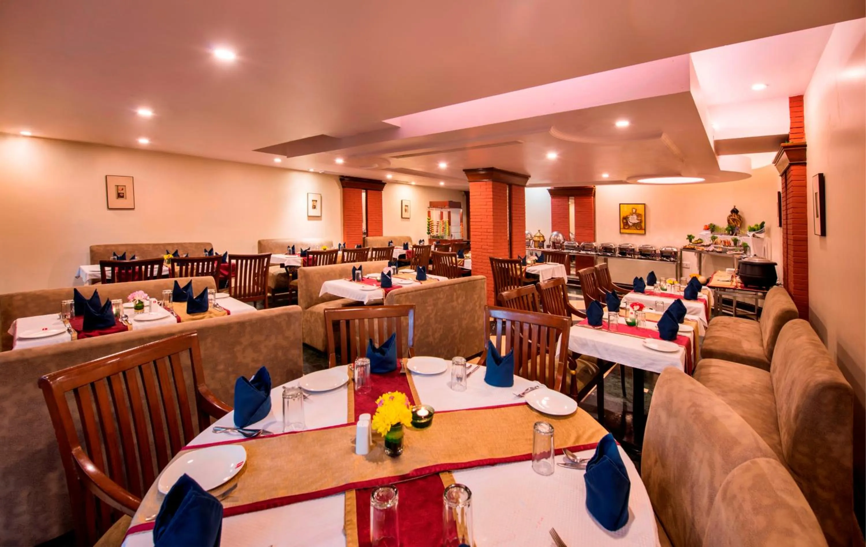 Restaurant/places to eat in Lords Inn Vadodara