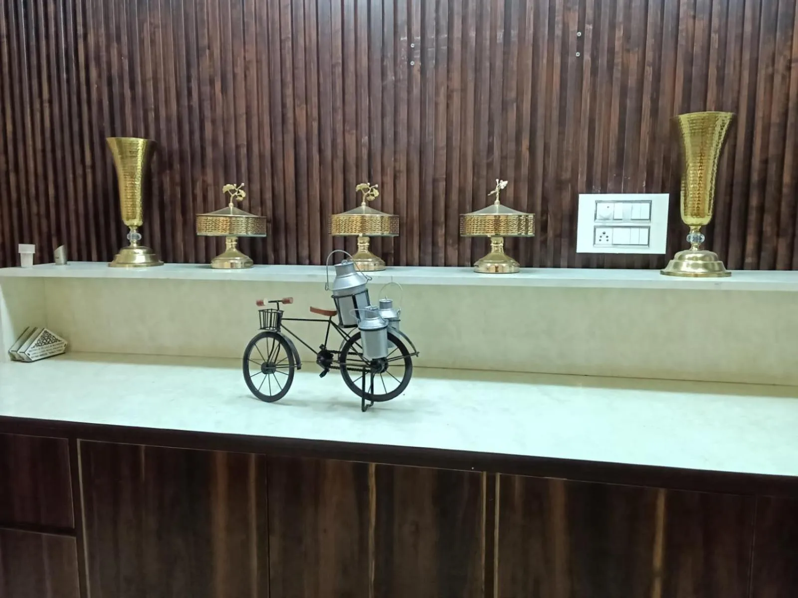 Restaurant/places to eat in Hotel D Plaza