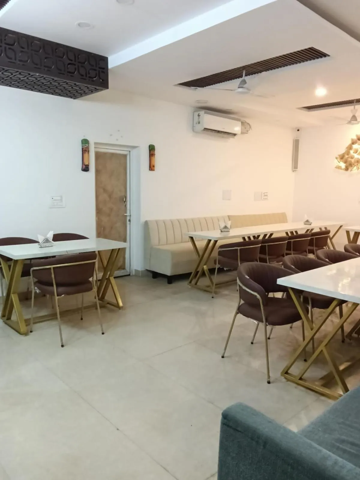 Dining area in Hotel D Plaza