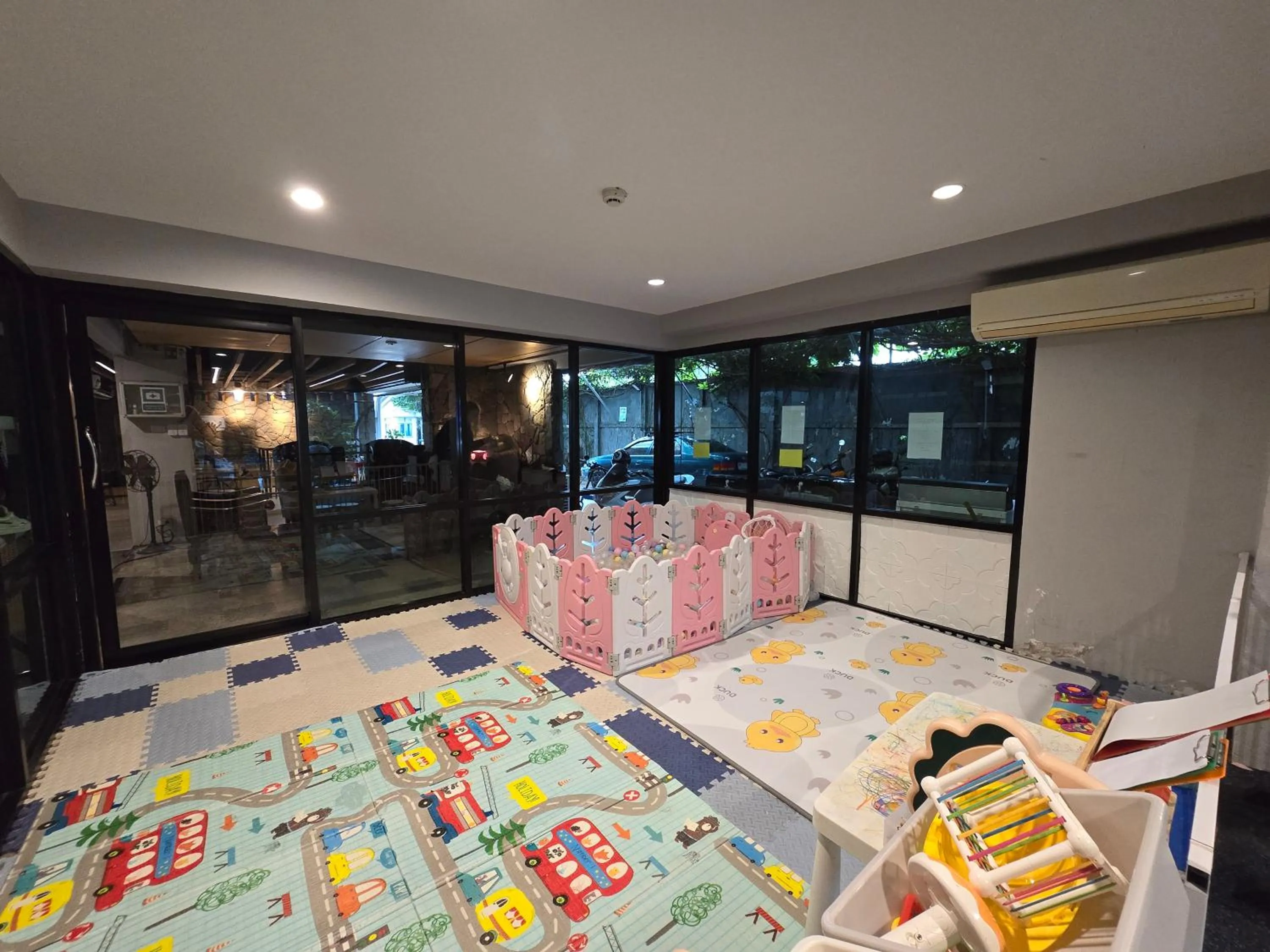 Kids's club in Peace Land Khaosan