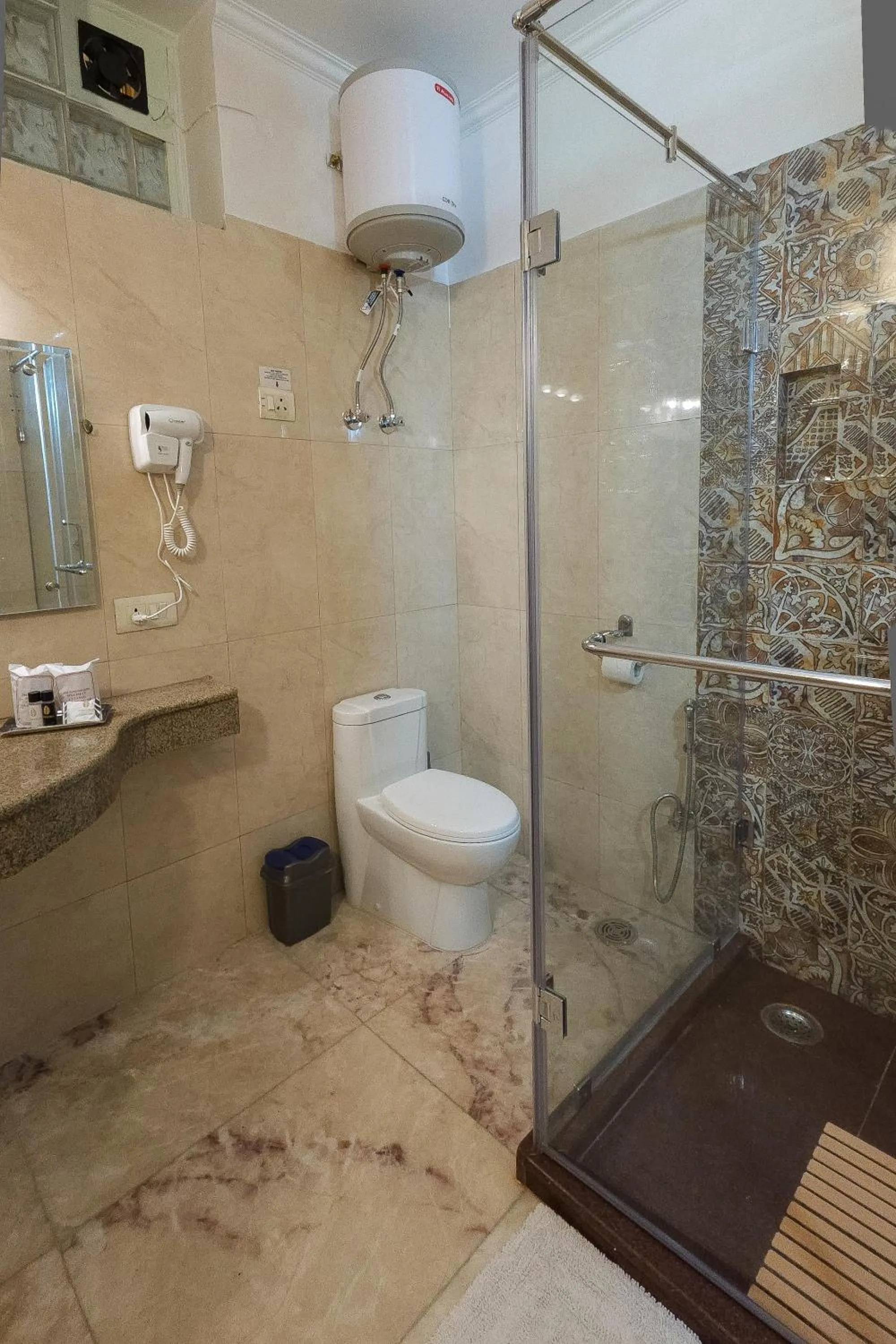 Shower in Prakash Kutir B&B