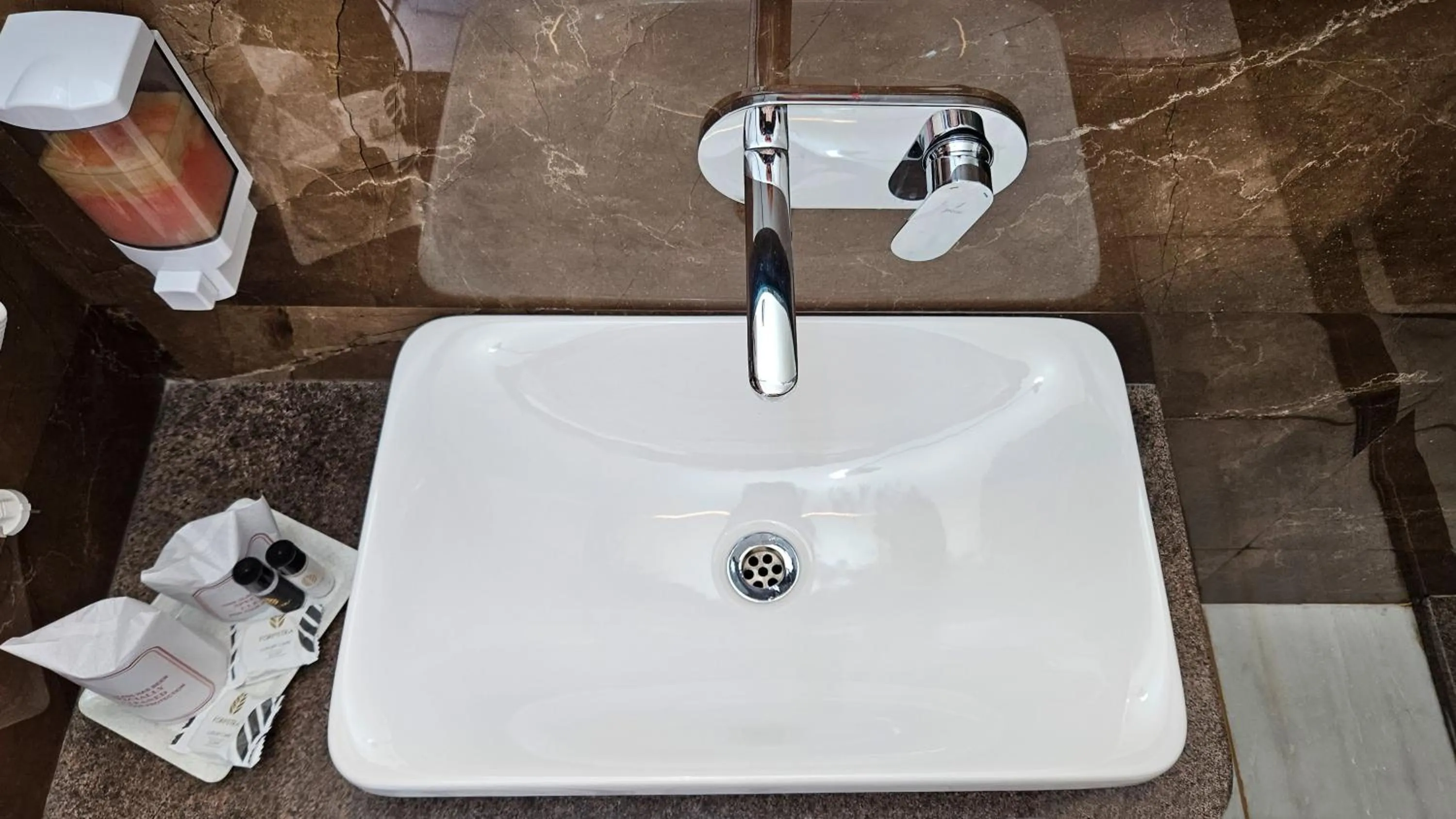 Bathroom in Prakash Kutir B&B