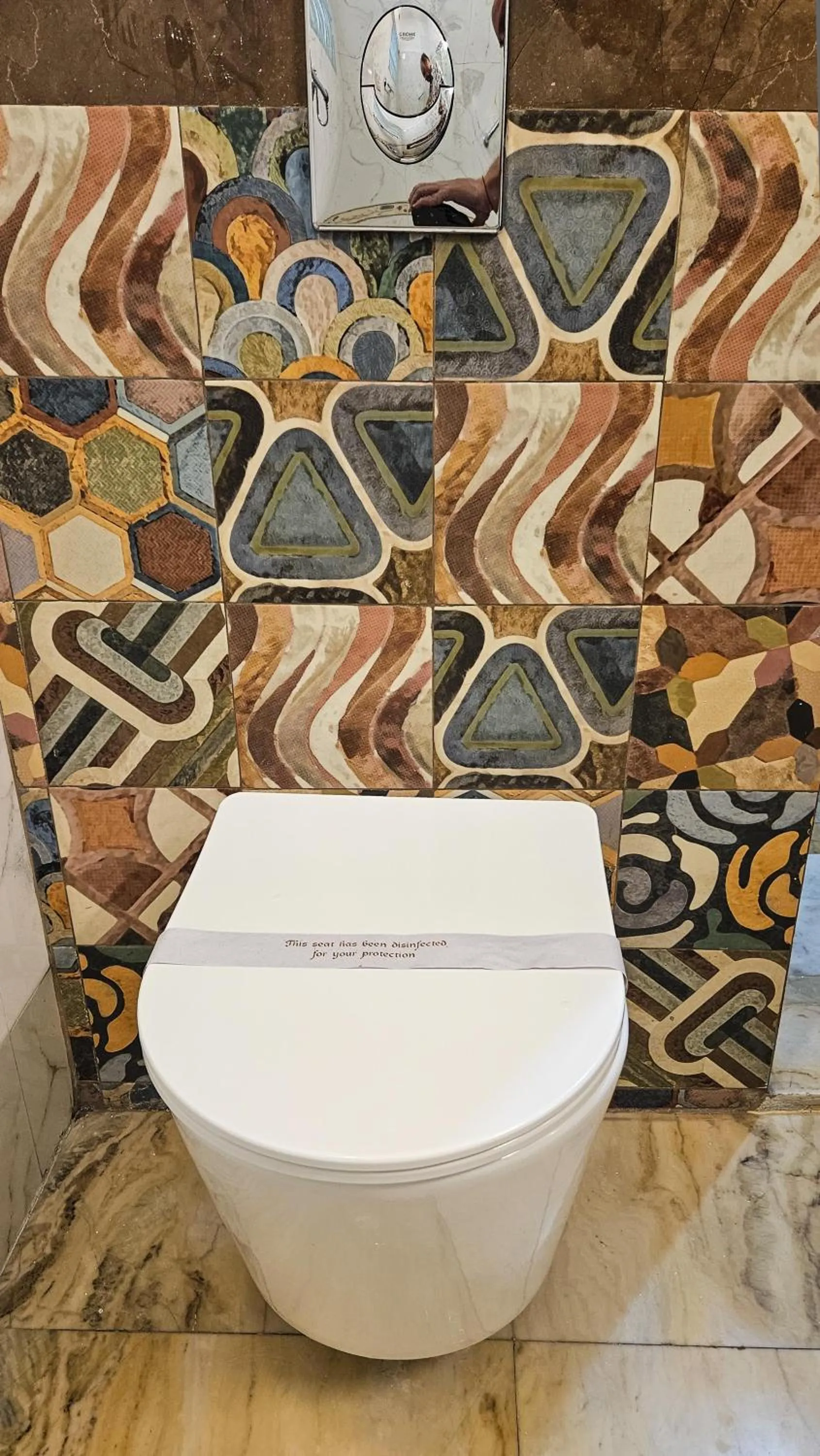 Toilet in Prakash Kutir B&B