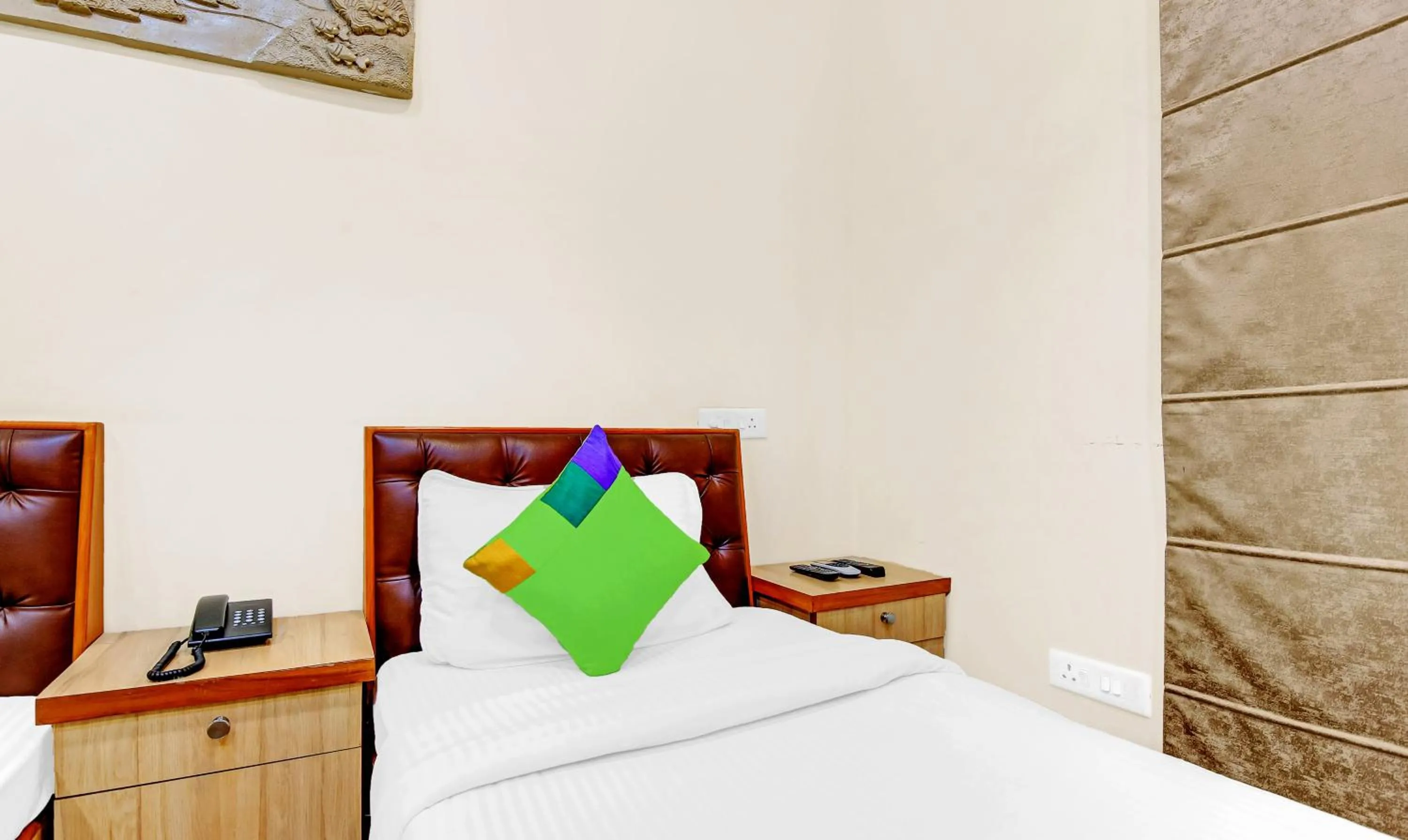 Bedroom, Bed in Treebo Sai Village Gold Souk - Sec 43