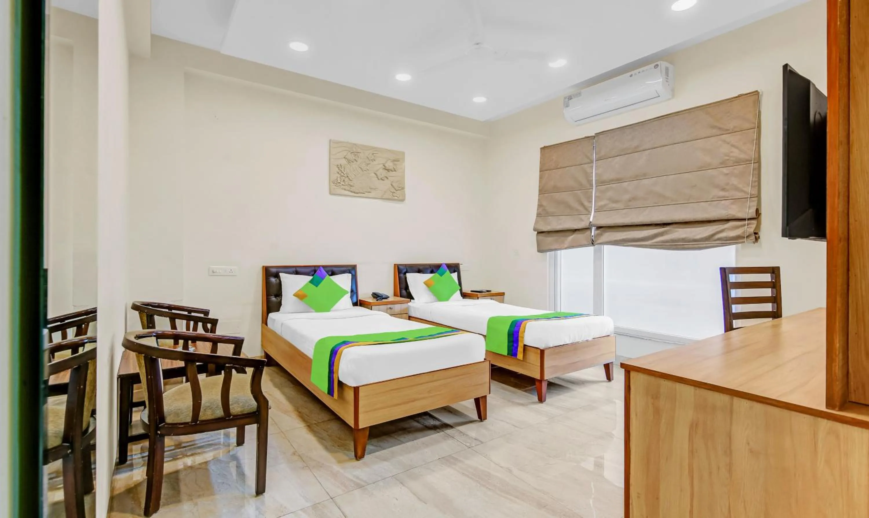 Bedroom, Bed in Treebo Sai Village Gold Souk - Sec 43