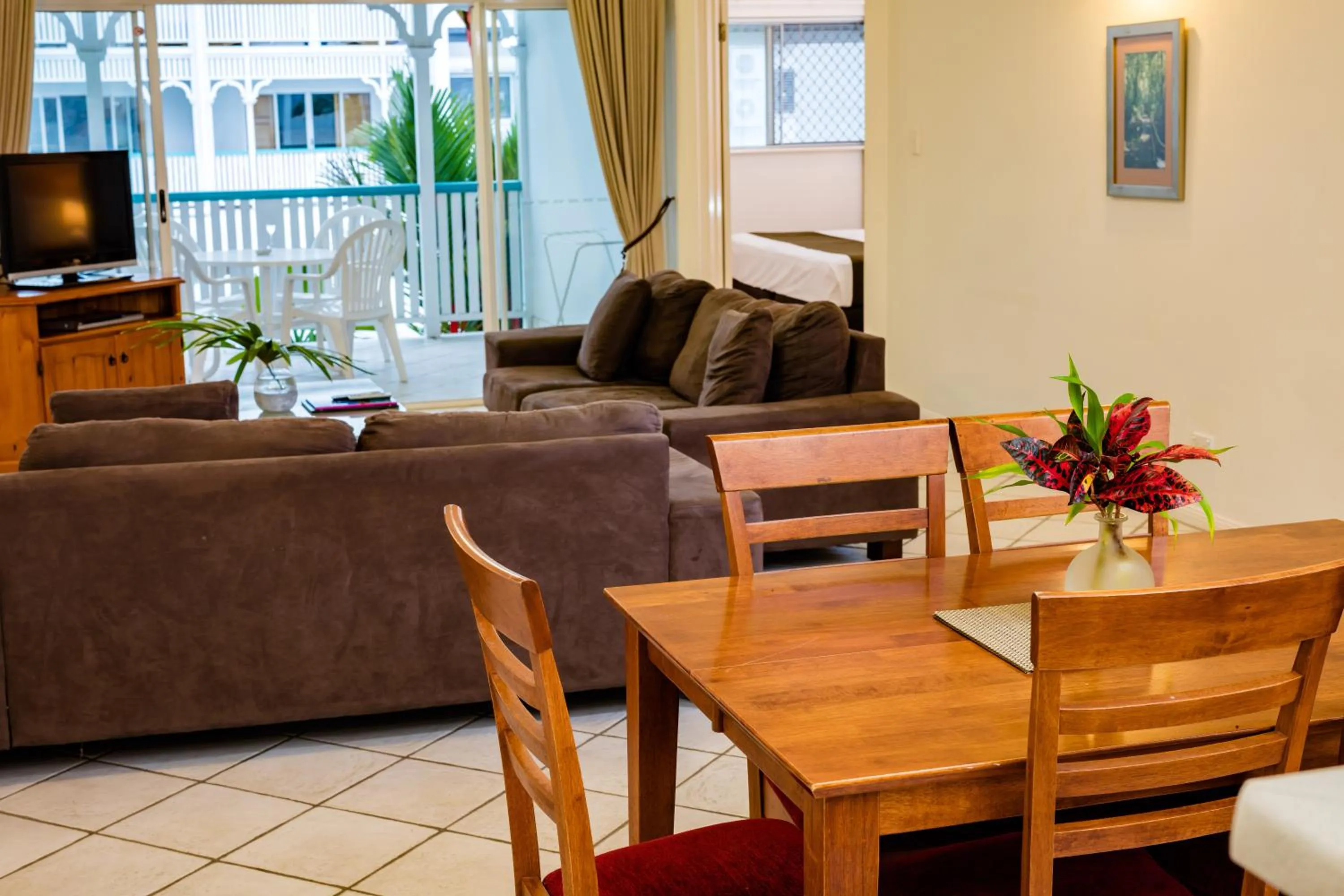 Dining area in City Terraces Cairns