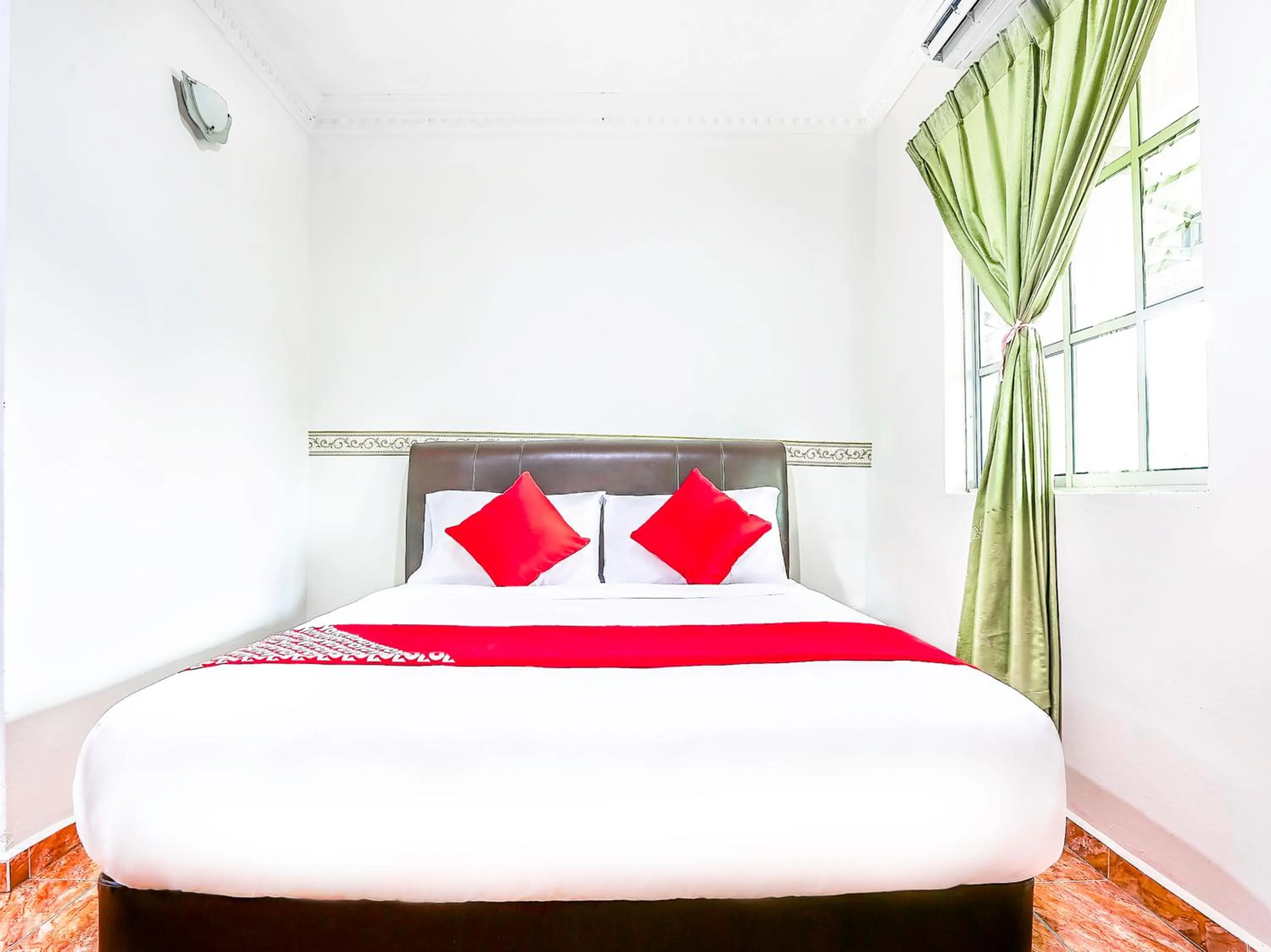 Bedroom, Bed in D' Anjung Inn