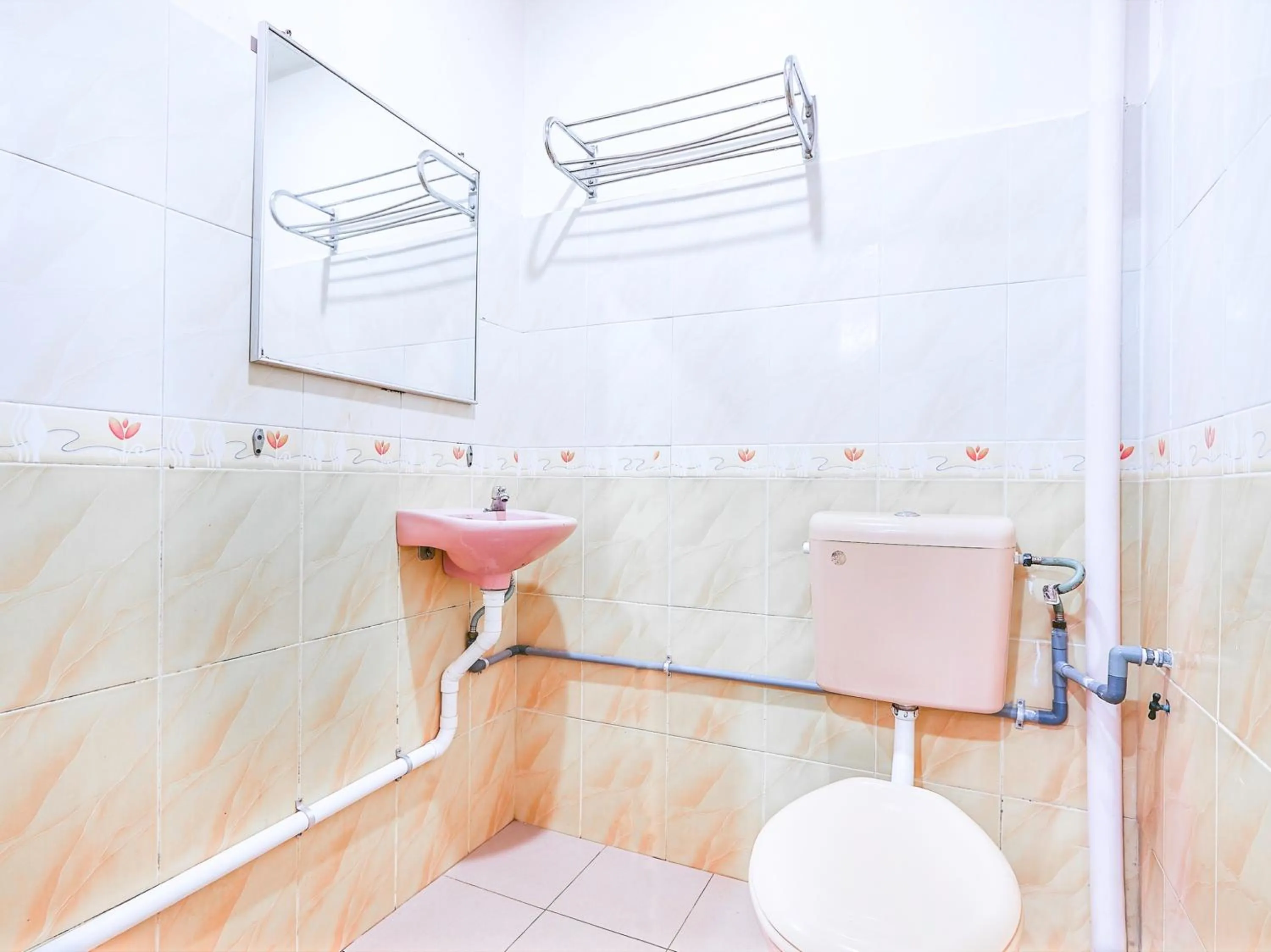 Bathroom in D' Anjung Inn