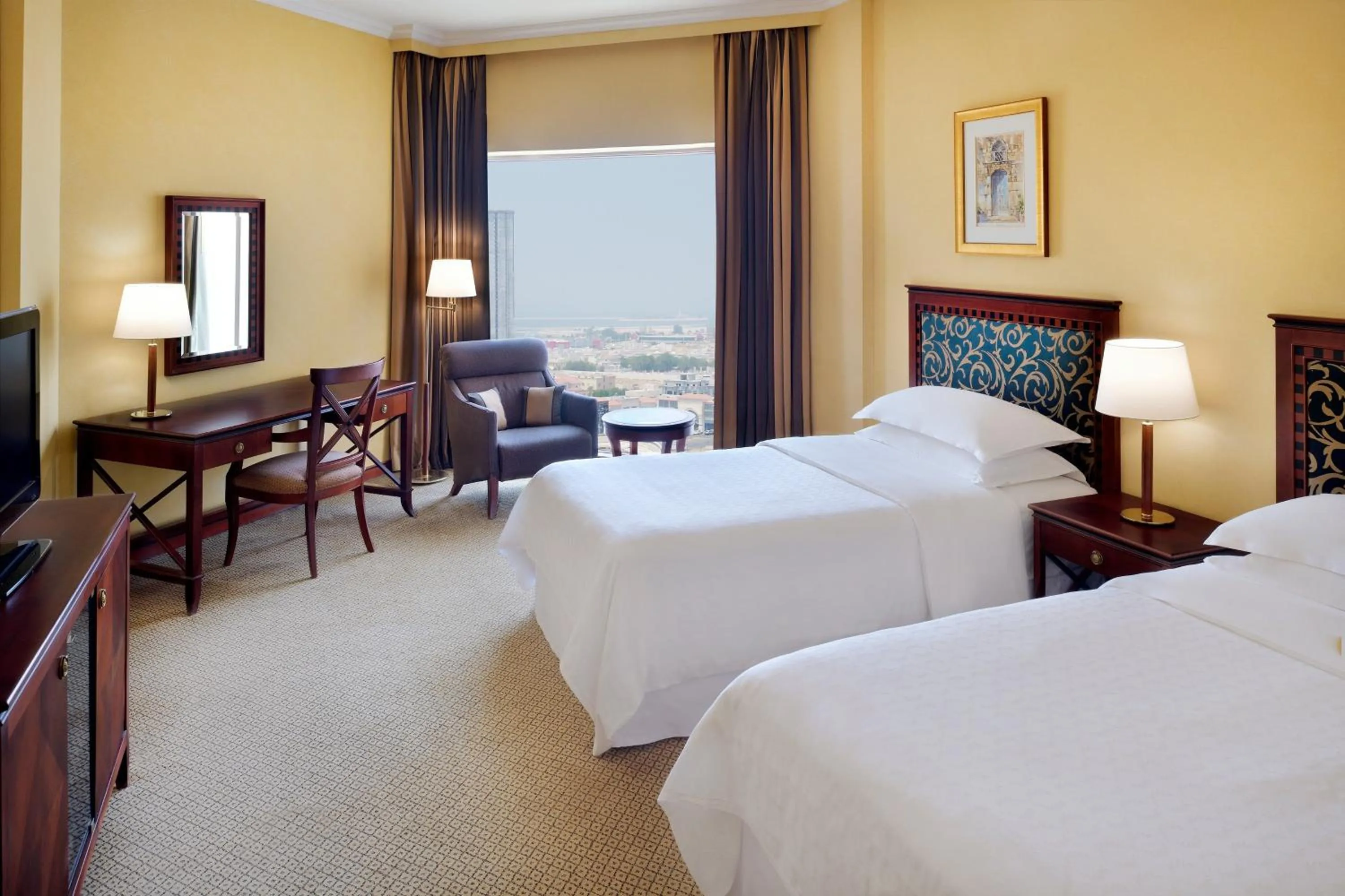 Photo of the whole room, Bed in Sheraton Dammam Hotel & Convention Centre