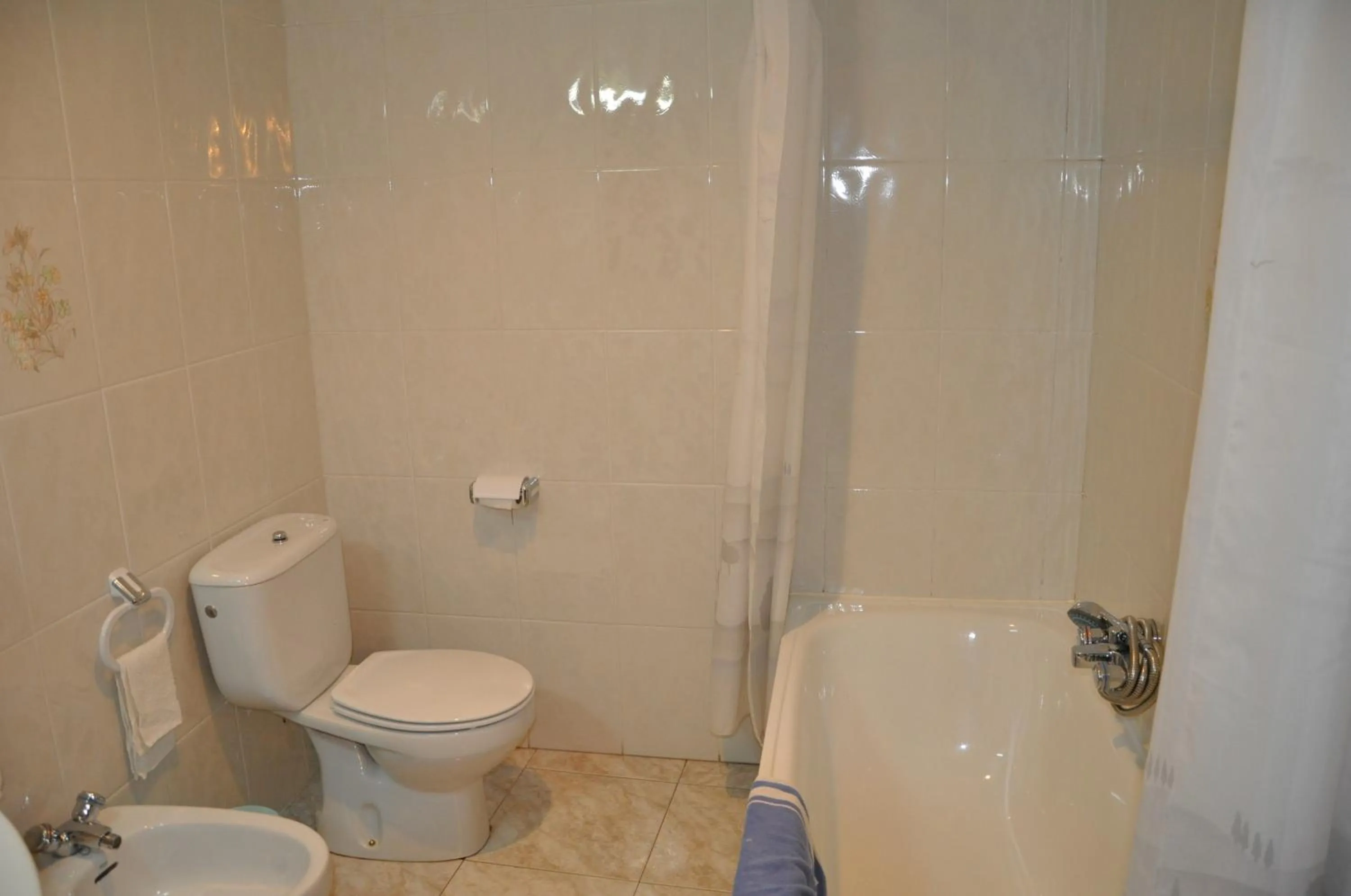 Bathroom in Hostal Mourelos