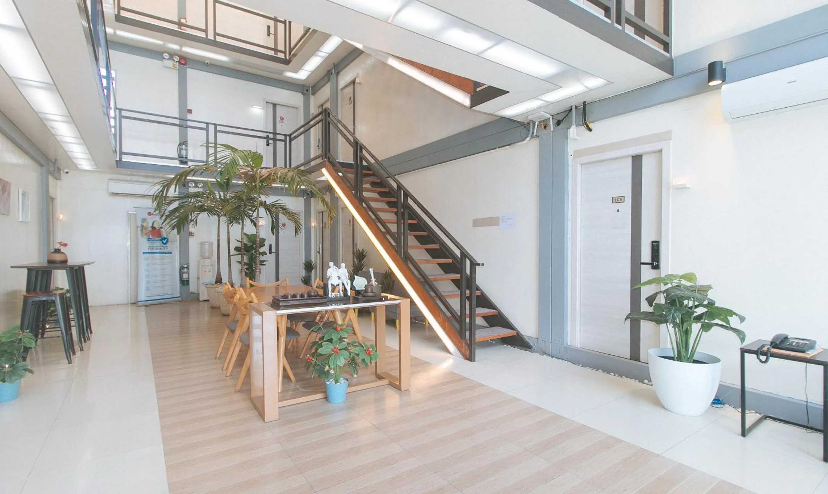 Seating area in RedDoorz Plus @ AS Fortuna Cebu