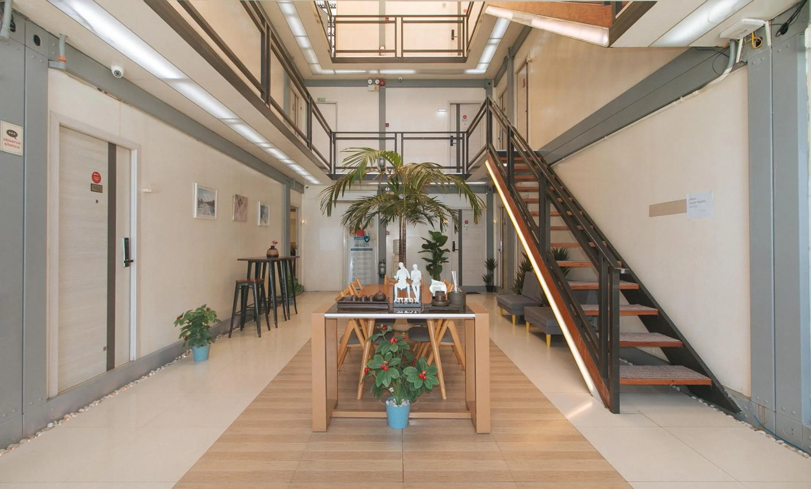 Seating area in RedDoorz Plus @ AS Fortuna Cebu