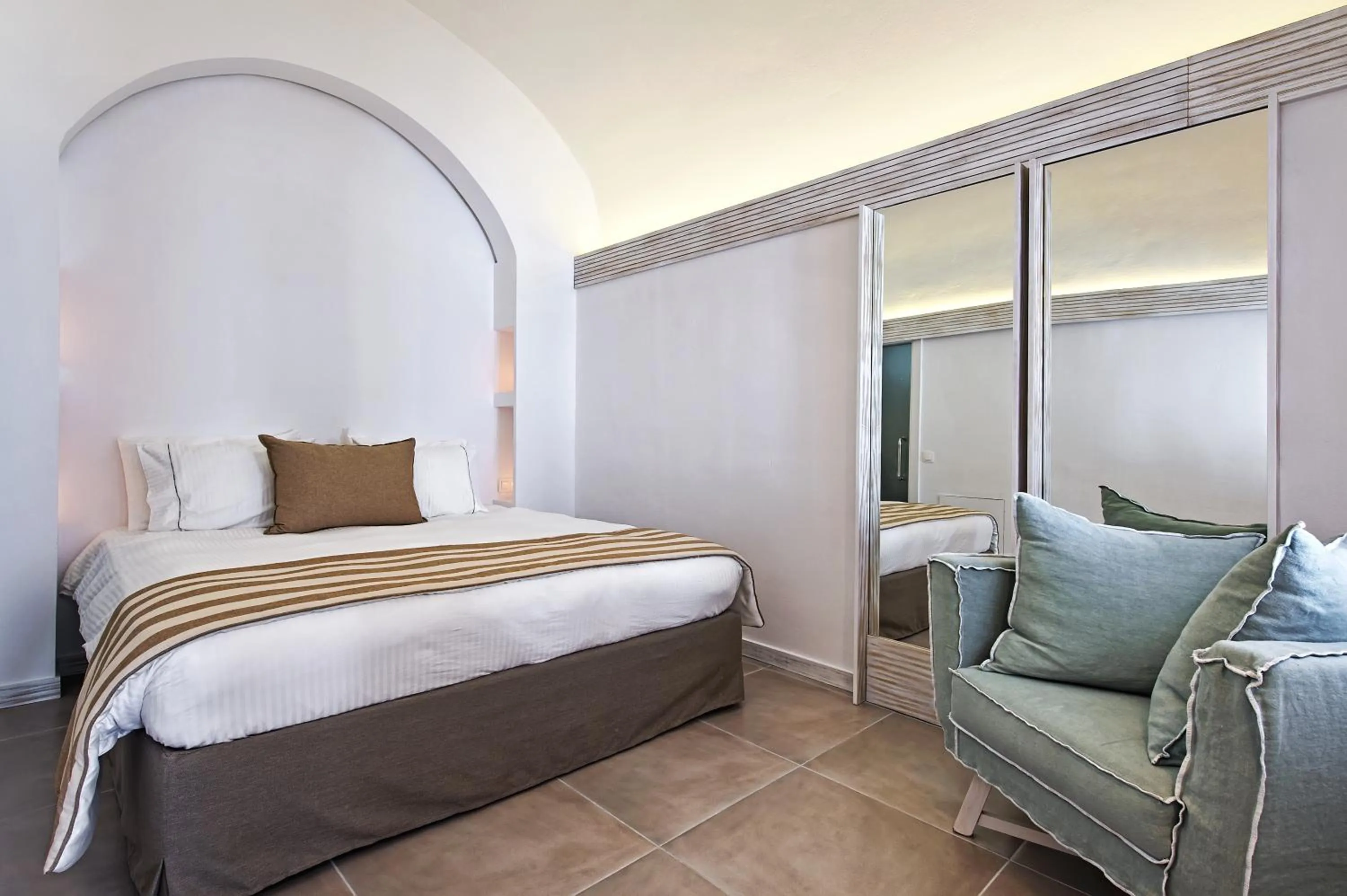 Bedroom, Bed in Athina Luxury Suites