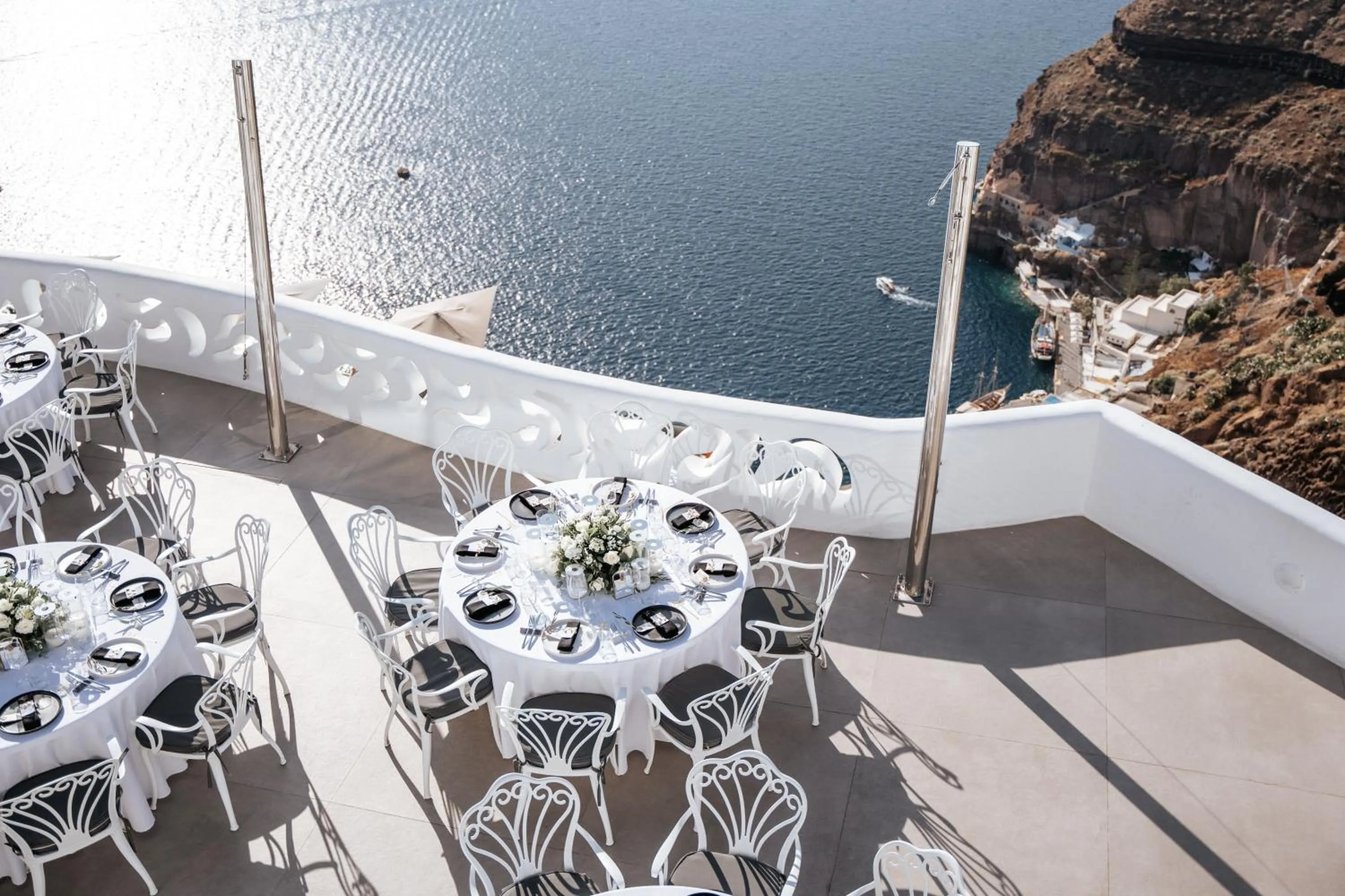 Restaurant/places to eat in Athina Luxury Suites