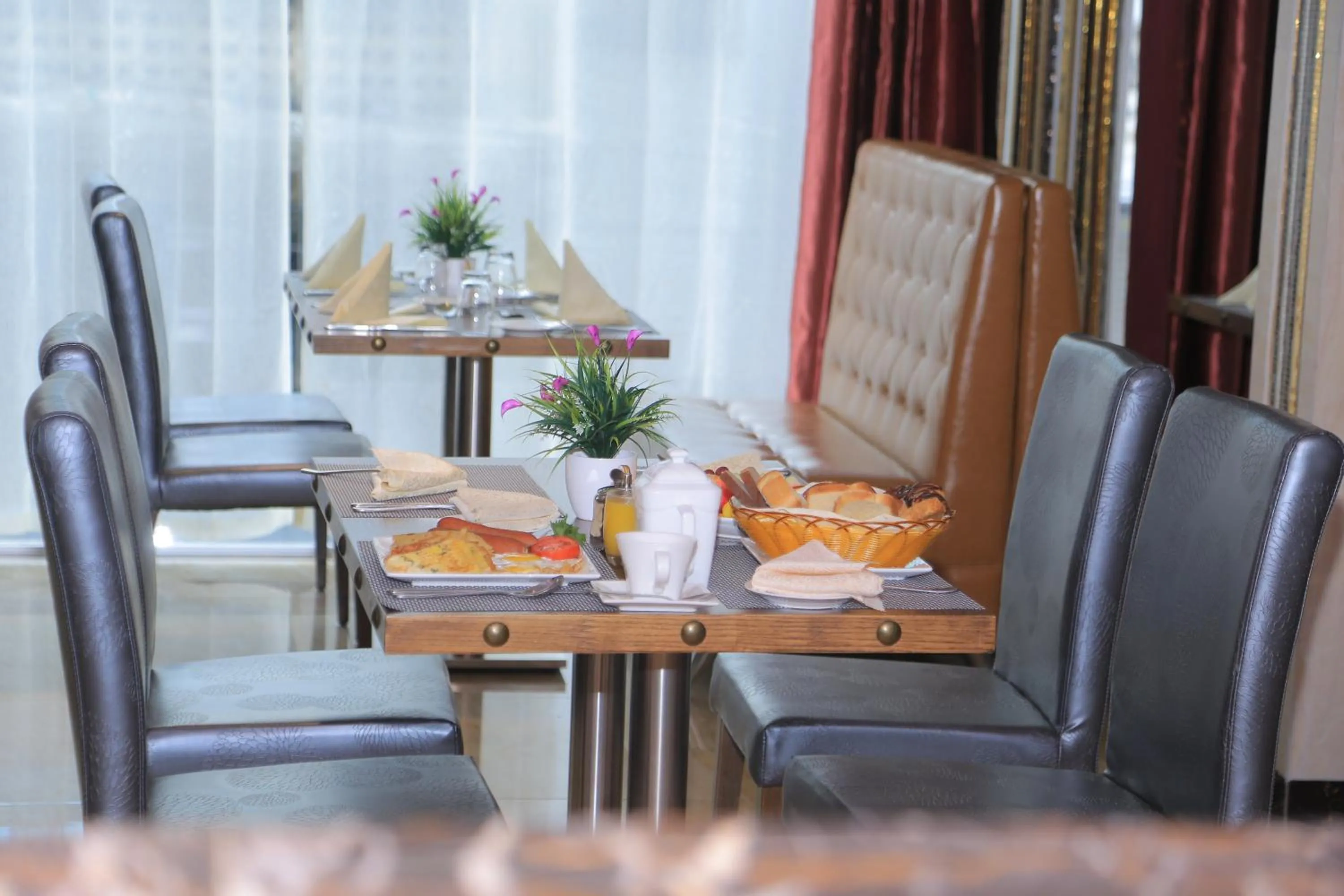 Restaurant/places to eat in Tiffany Diamond Hotels LTD - Makunganya