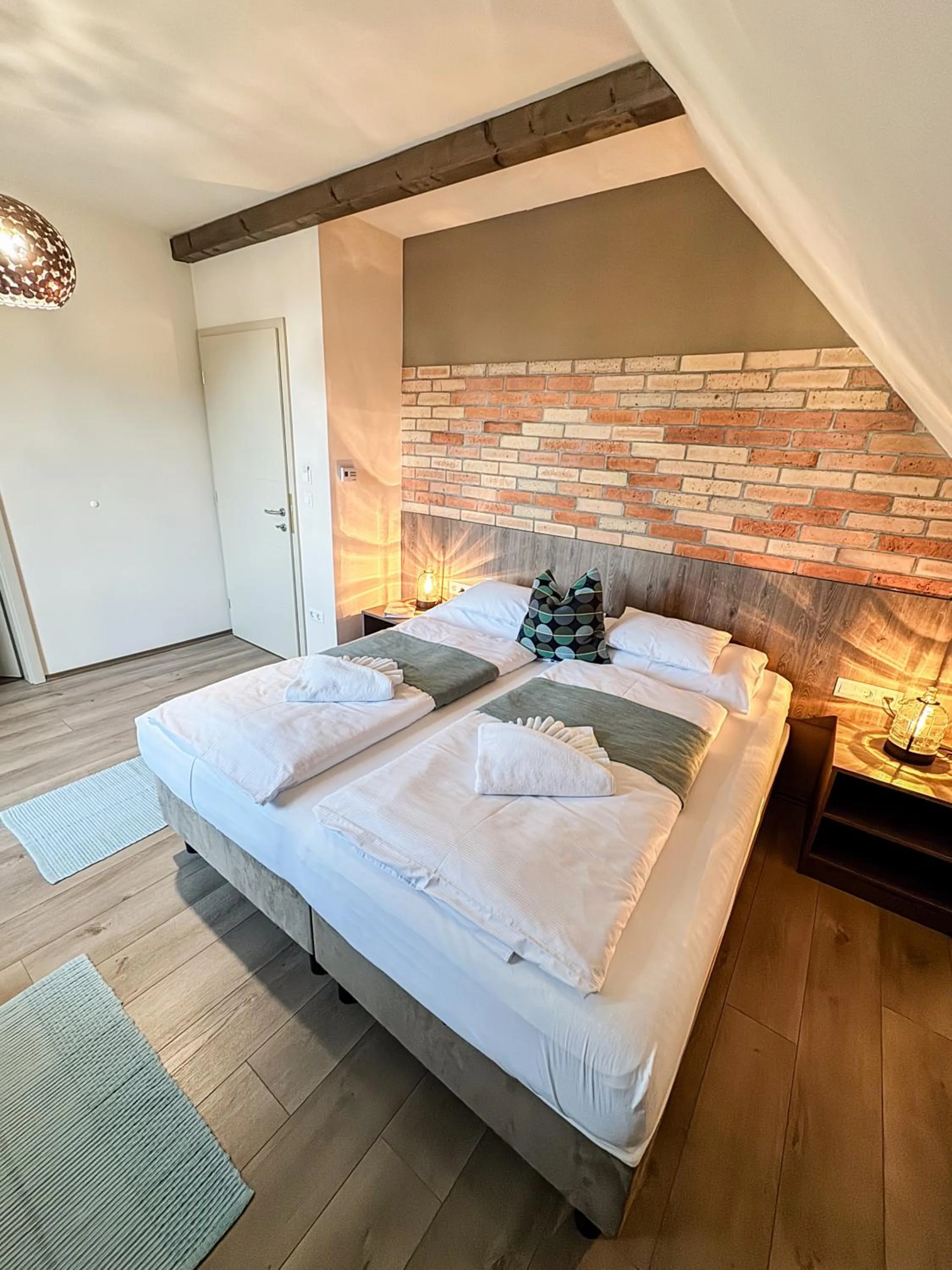 Bed in Dreko Panzió & Borbisztró