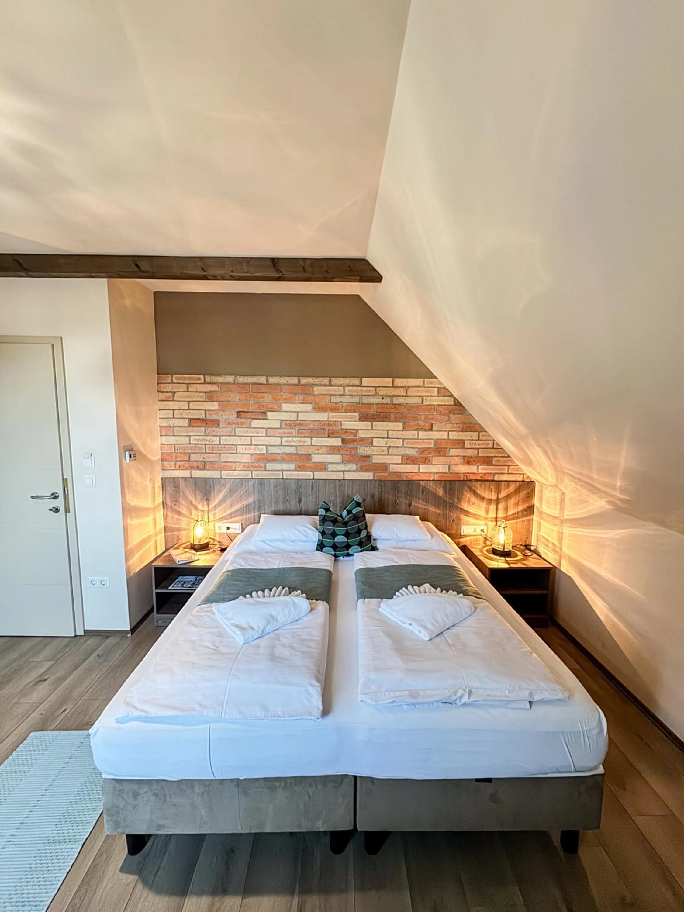 Bed in Dreko Panzió & Borbisztró