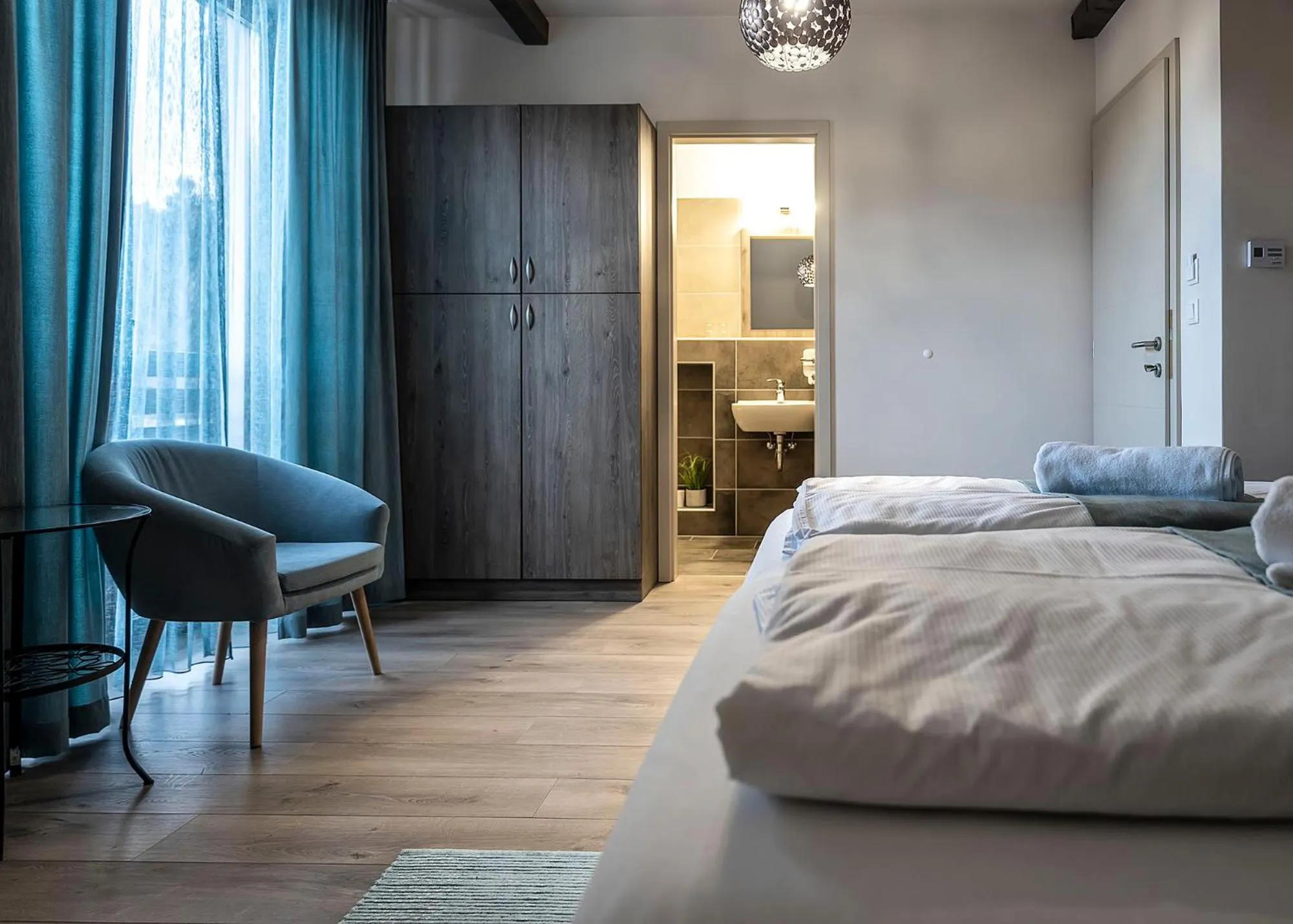 Bed in Dreko Panzió & Borbisztró