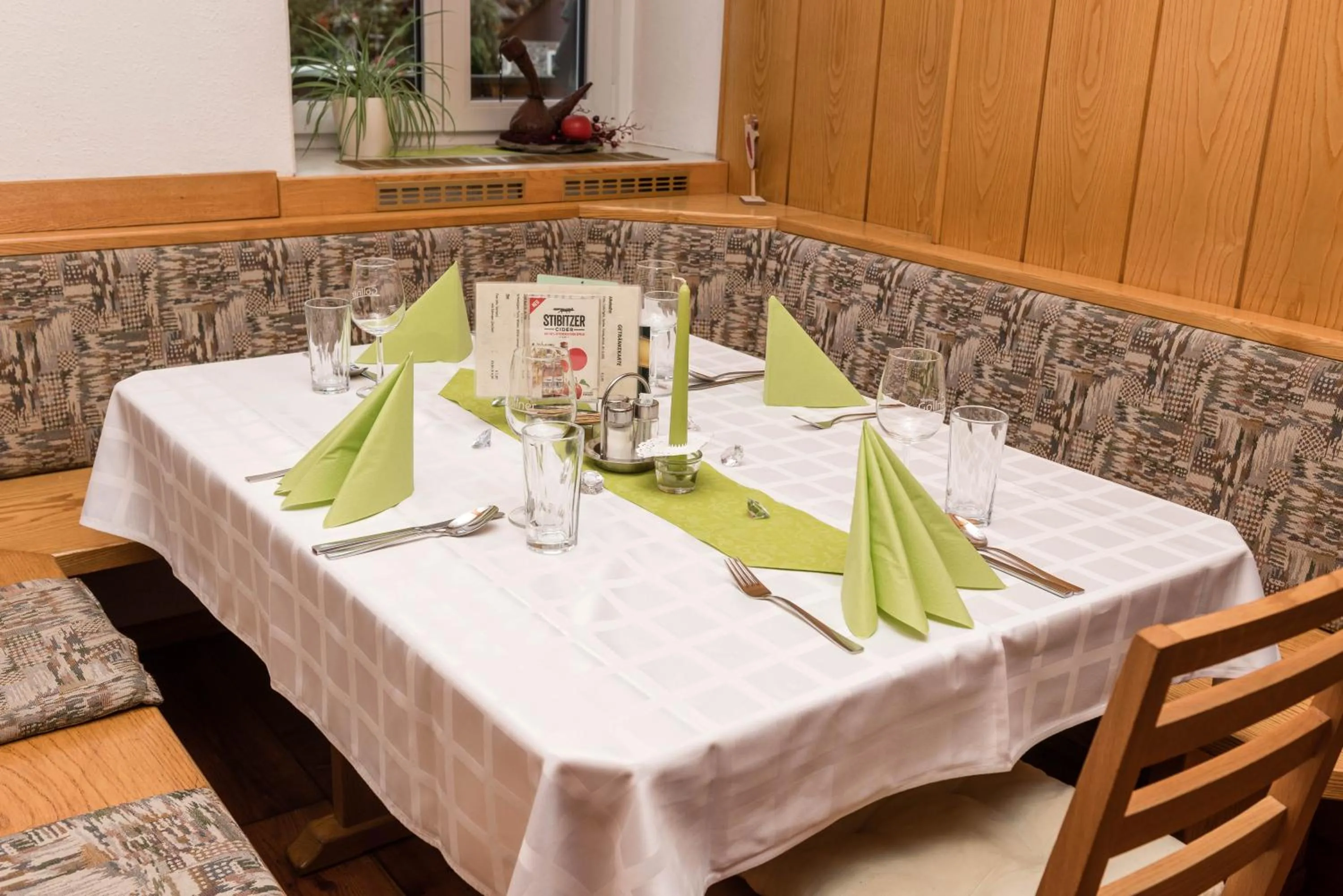 Restaurant/places to eat in Altenbergerhof