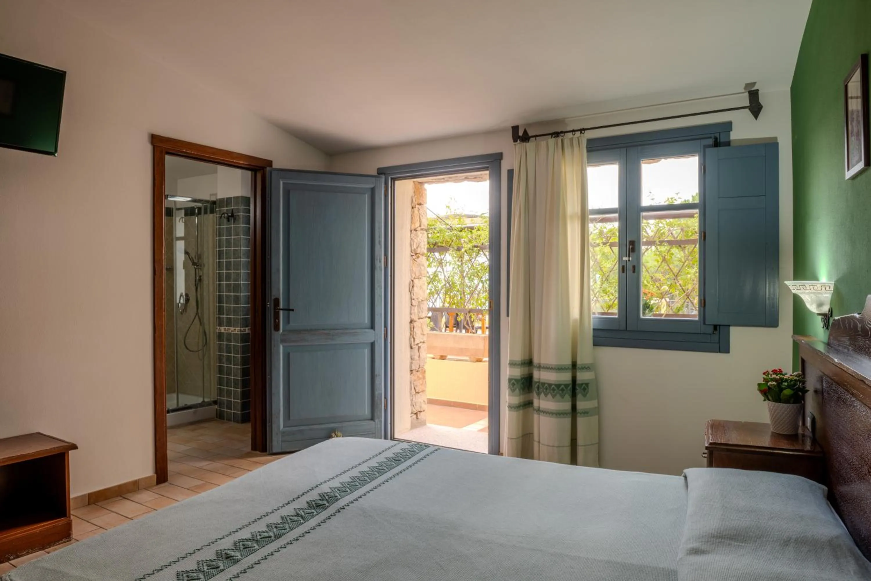 Photo of the whole room, Bed in Hotel Bia Maore