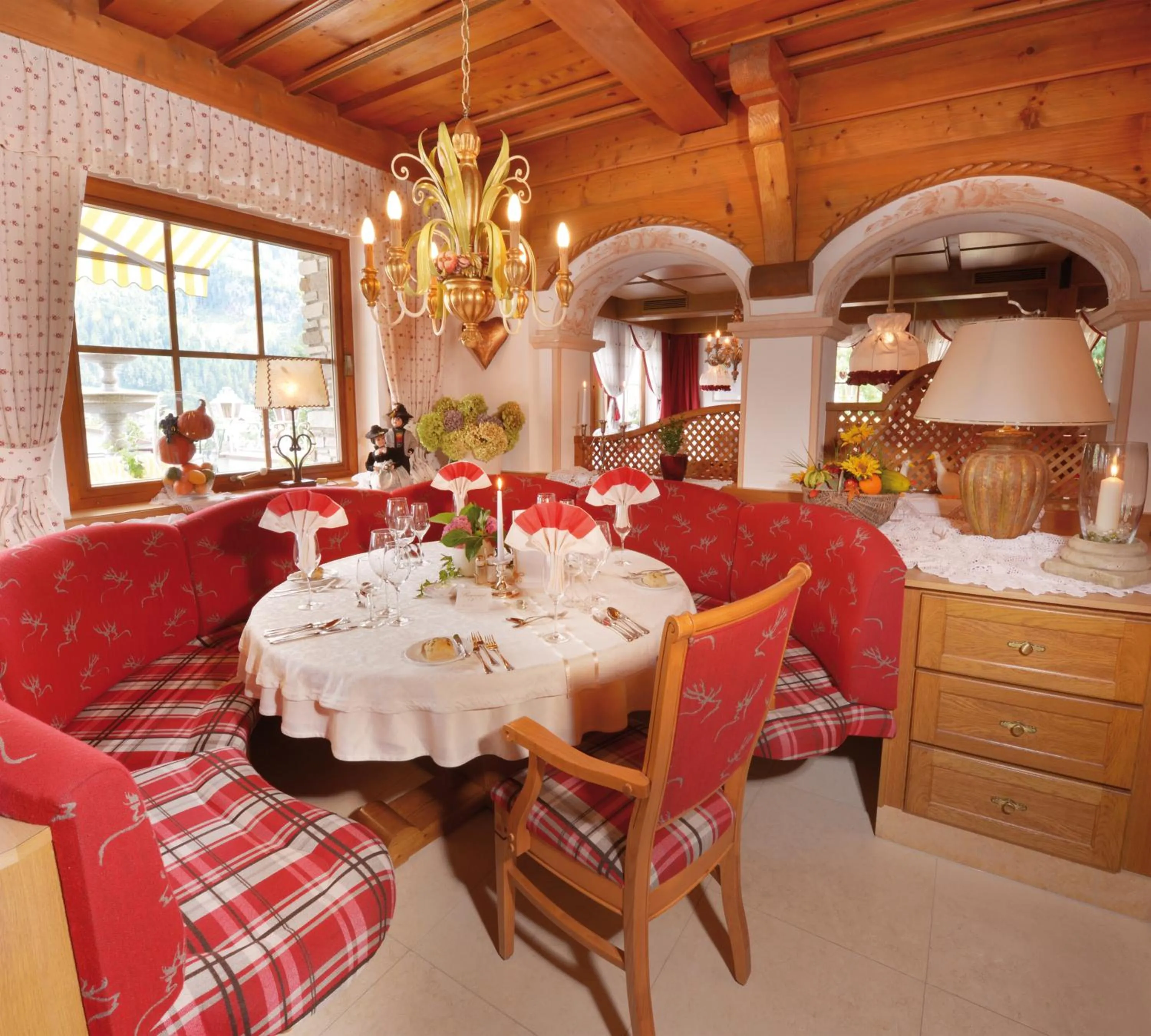 Restaurant/places to eat in Hotel Neue Post