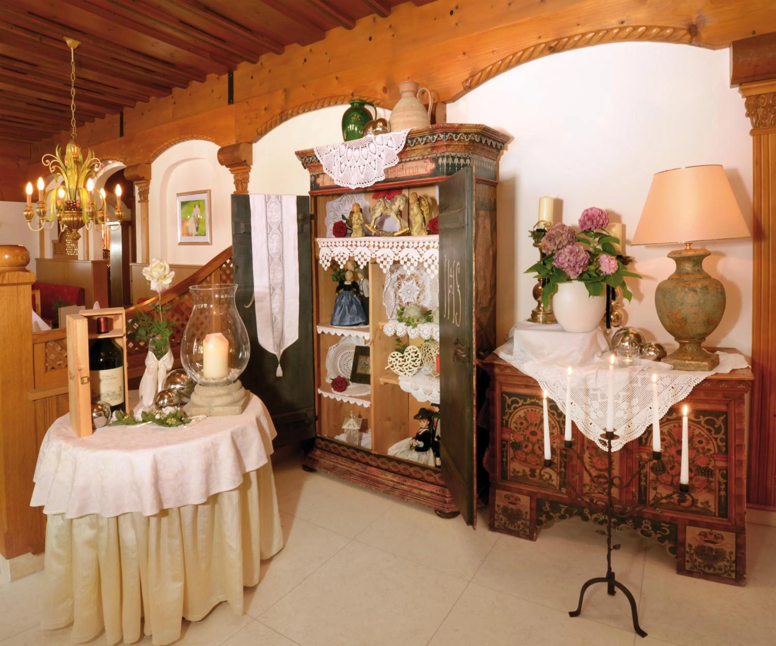 Lobby or reception in Hotel Neue Post