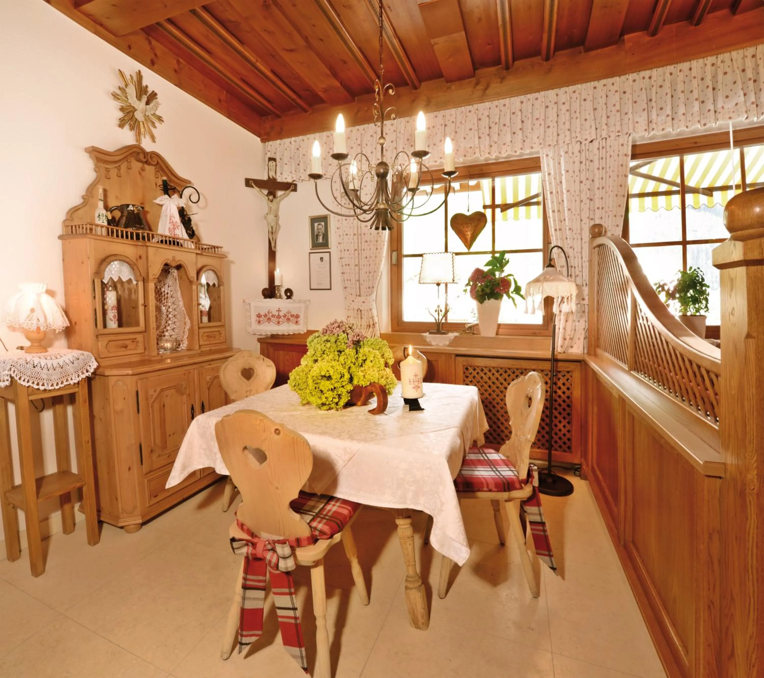 Restaurant/places to eat in Hotel Neue Post