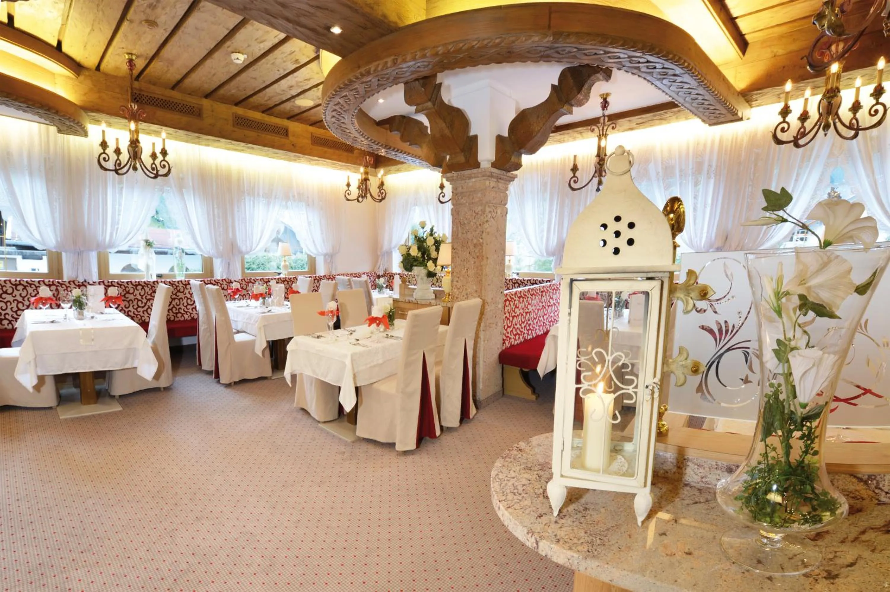 Restaurant/places to eat in Hotel Neue Post