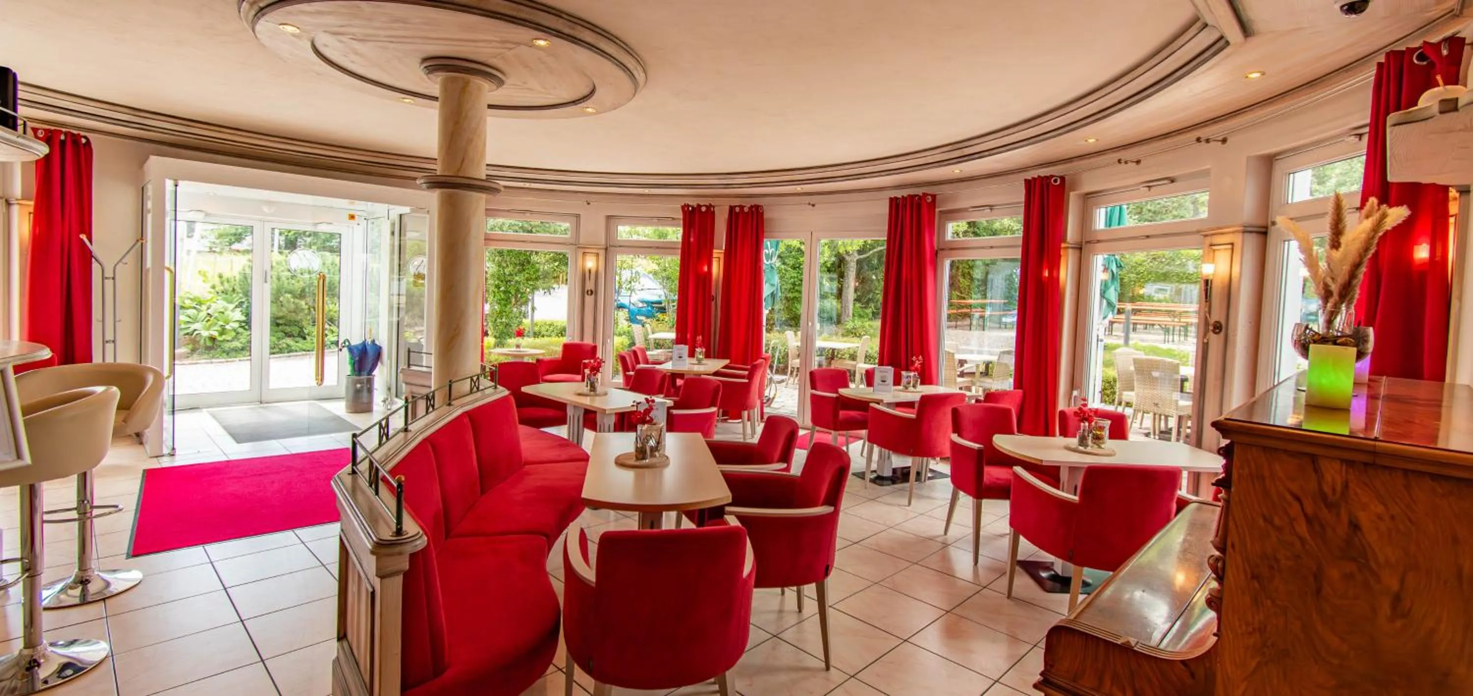 Lobby or reception in Wellnesshotel Hohenrodt