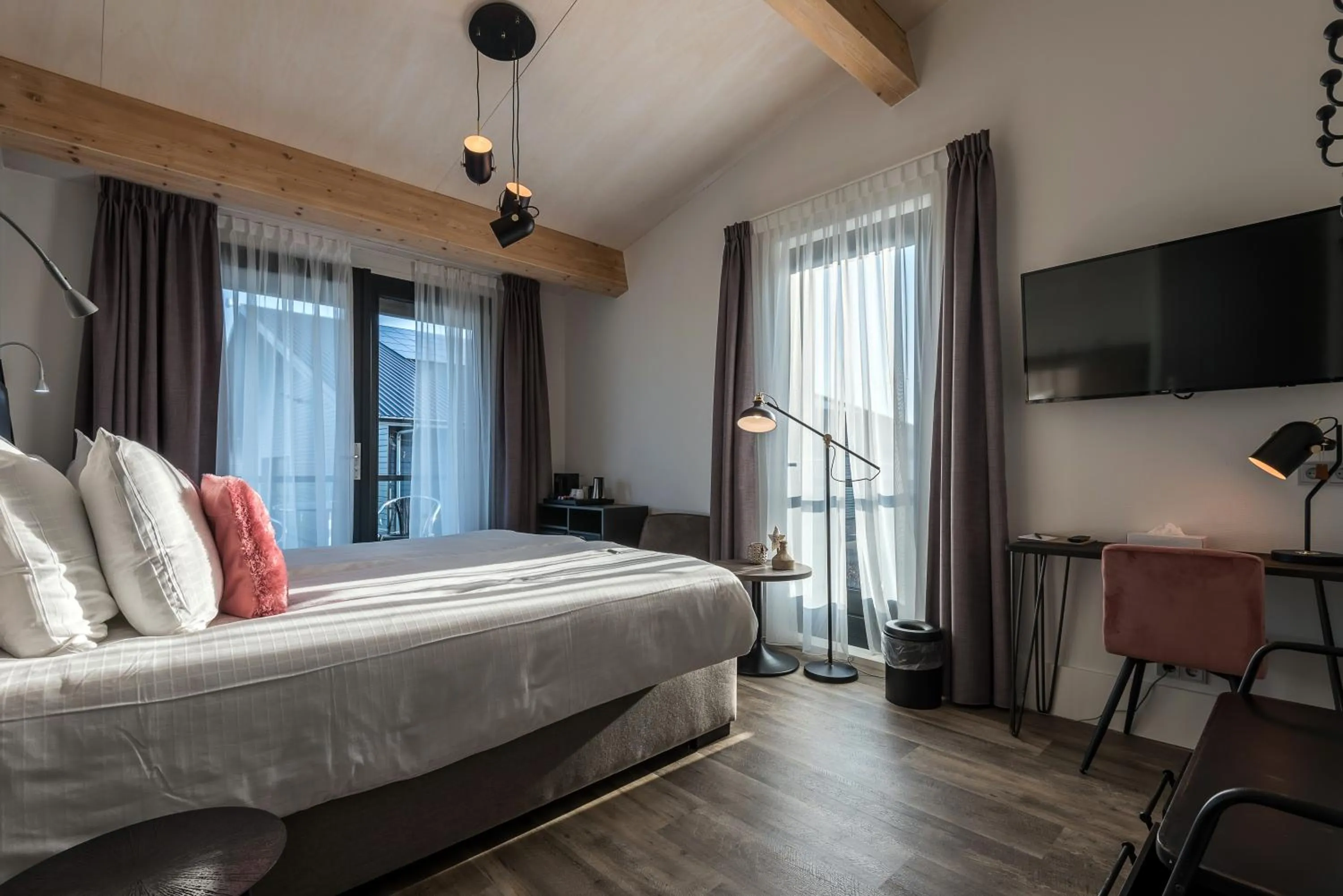 Photo of the whole room, Bed in Fruitpark Hotel & Spa