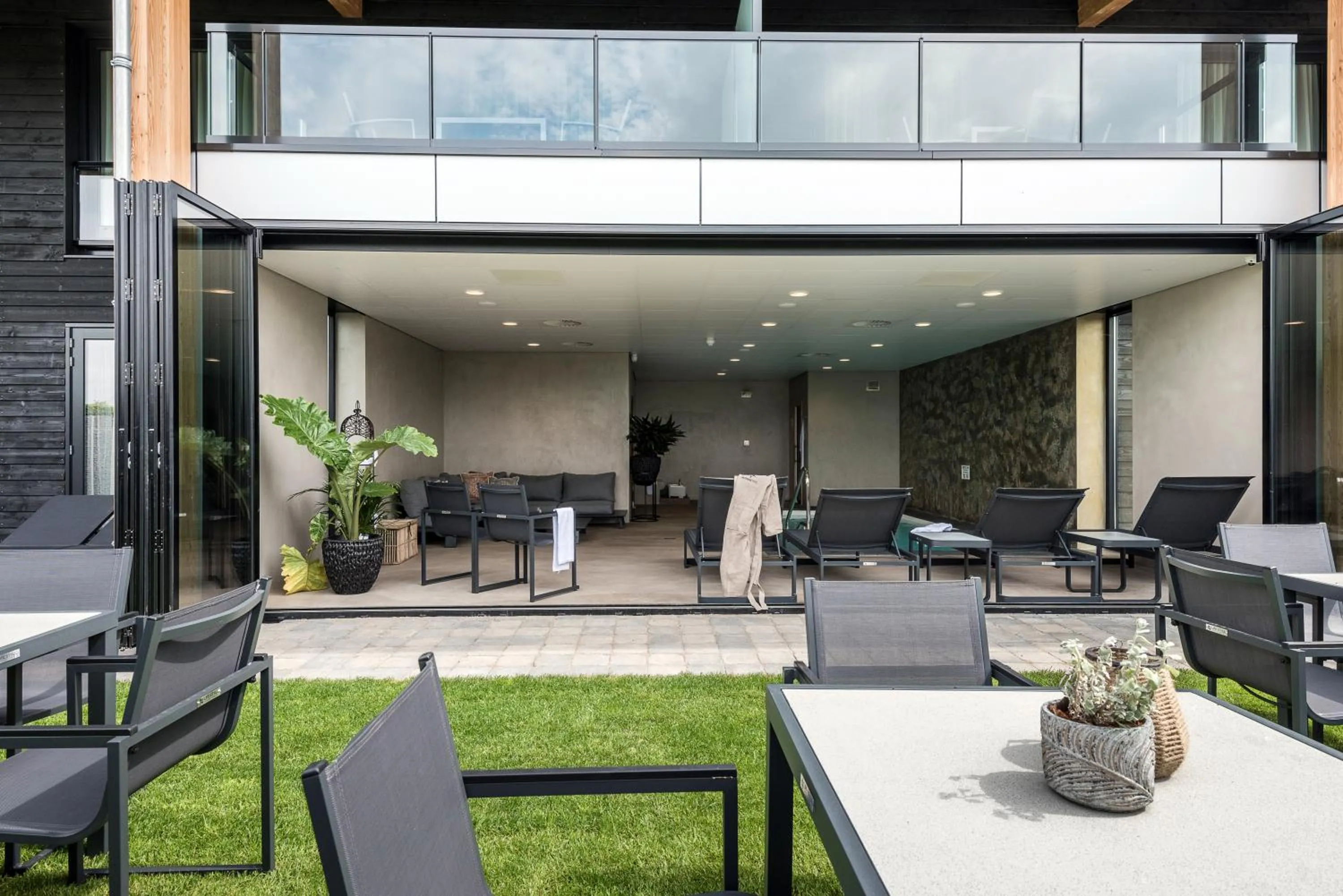 Swimming pool in Fruitpark Hotel & Spa