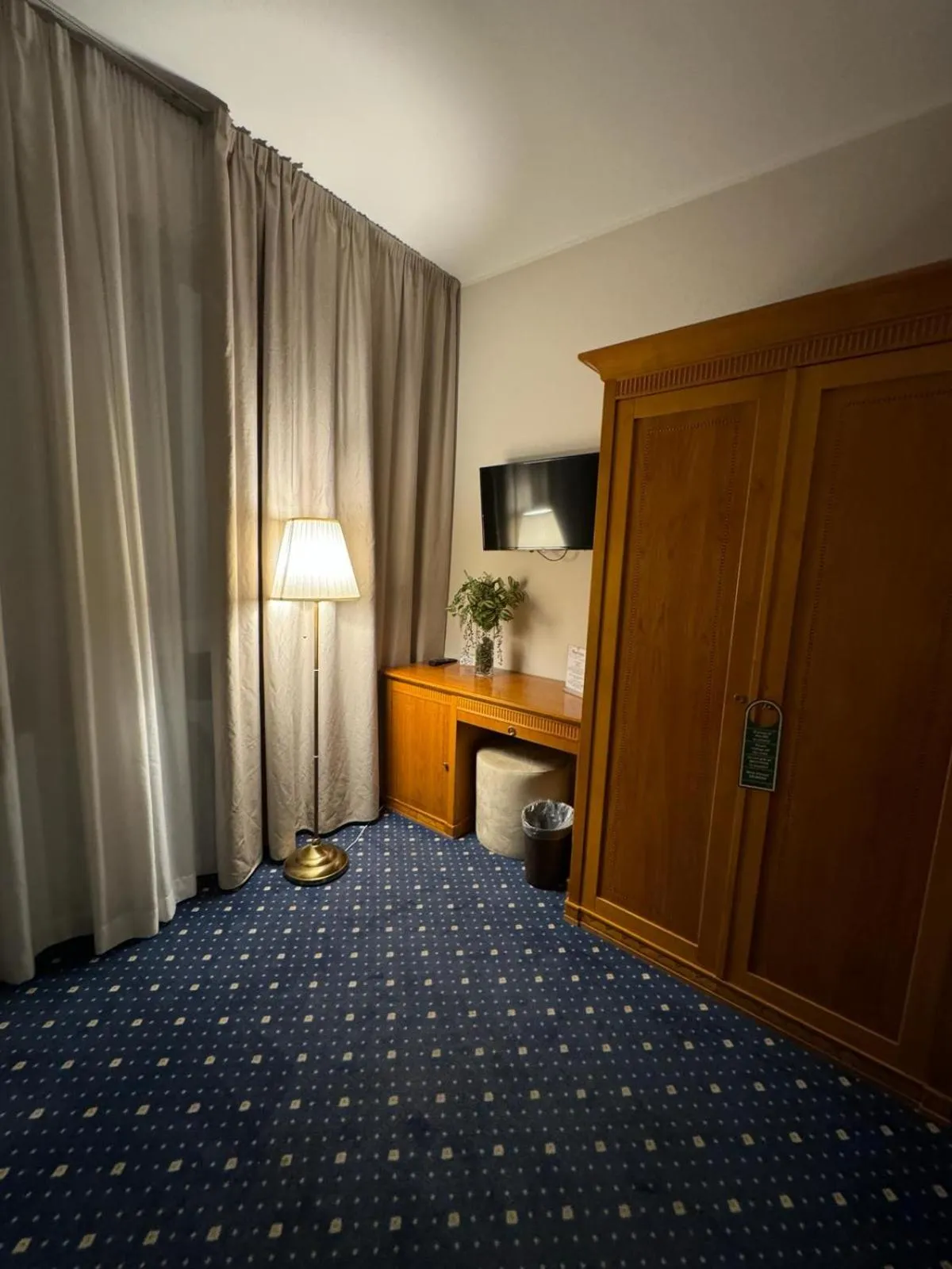 Photo of the whole room, Bed in Hotel Dorè