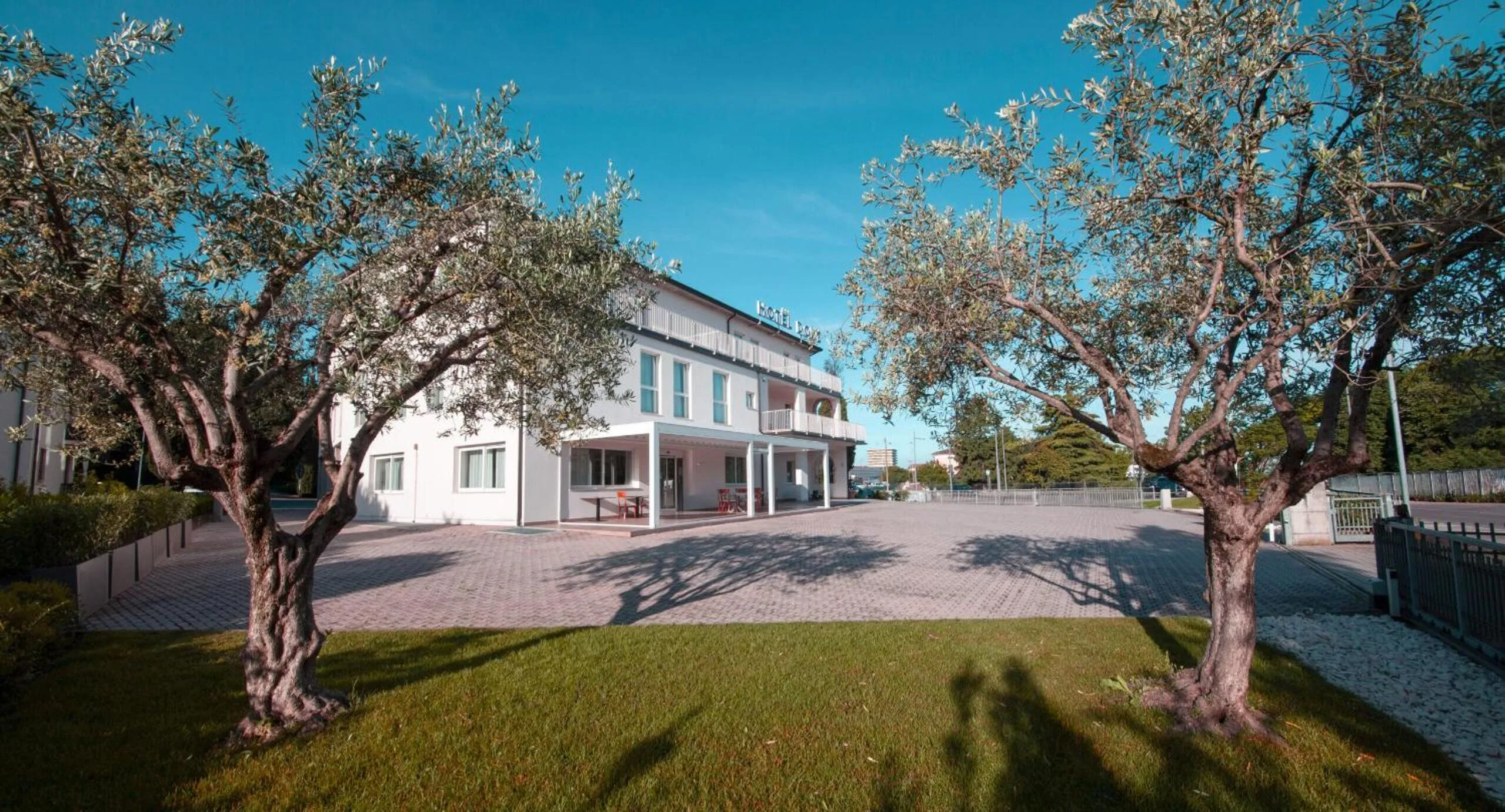 Property building in Hotel Dorè