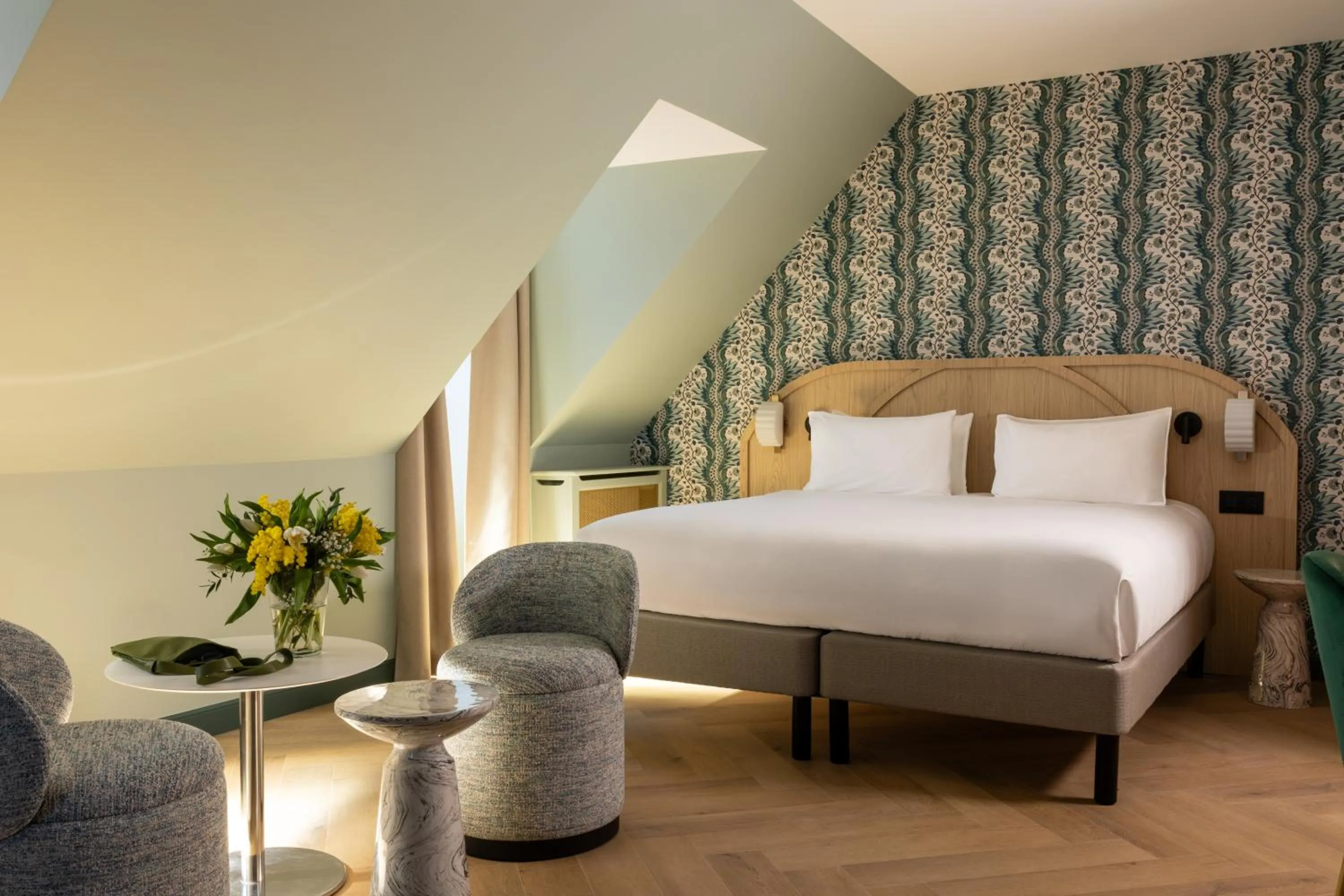 Bedroom, Bed in Hôtel de Sévigné