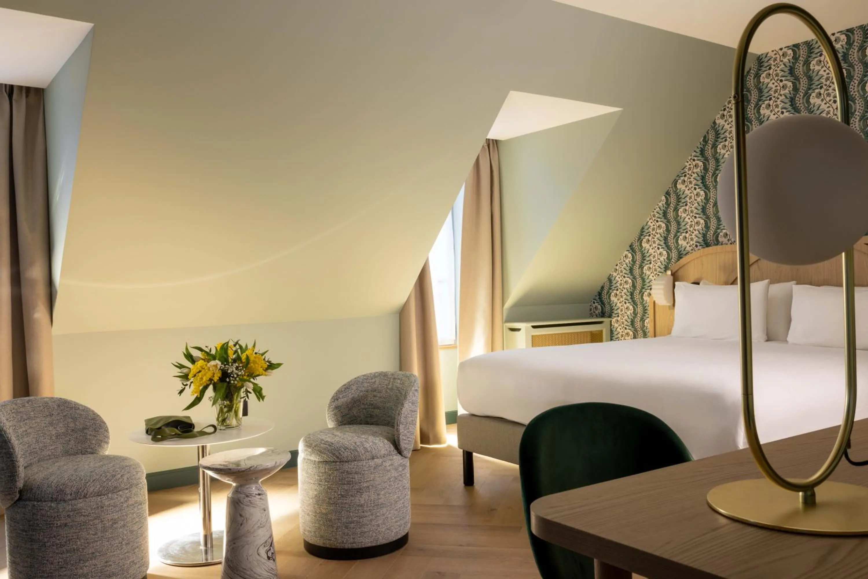 Photo of the whole room, Bed in Hôtel de Sévigné