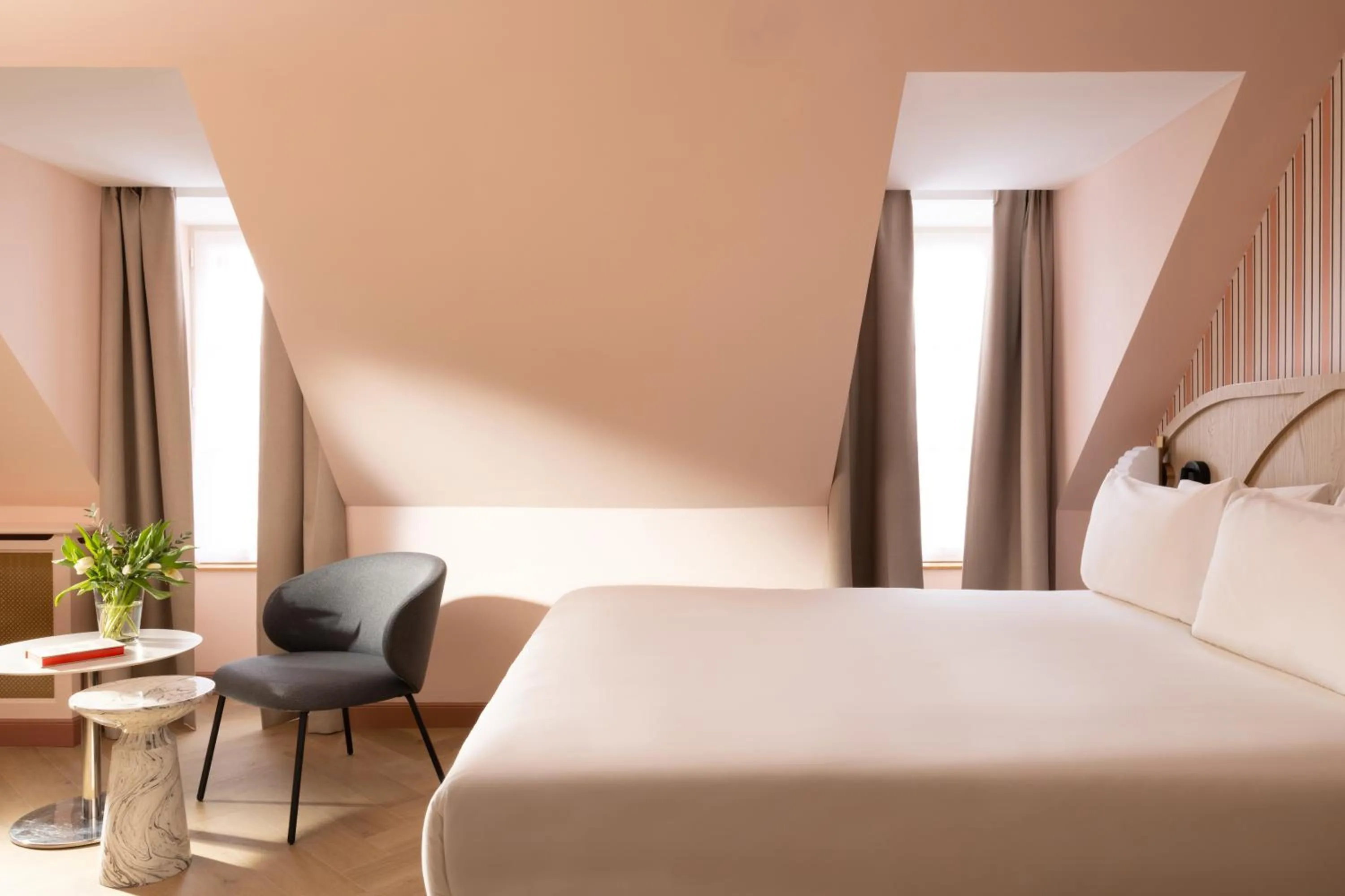 Photo of the whole room, Bed in Hôtel de Sévigné