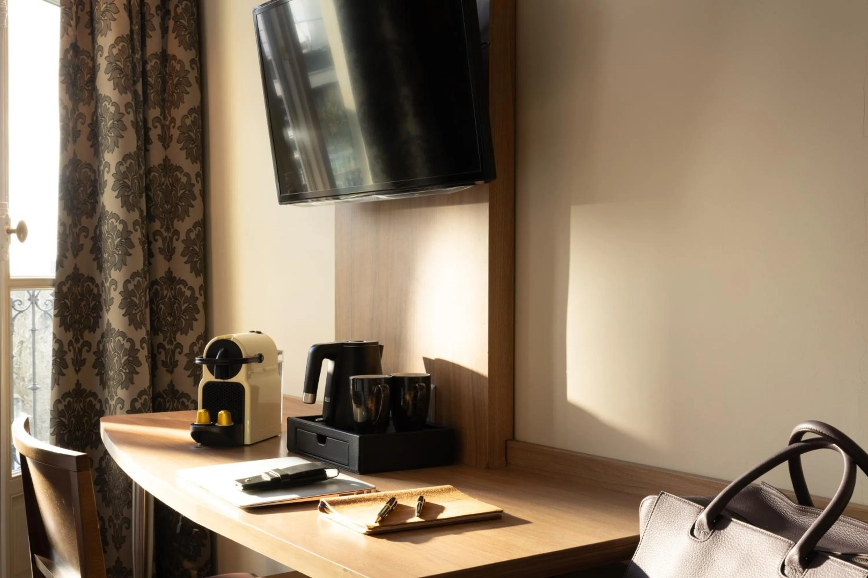 Coffee/tea facilities in Hôtel de Sévigné