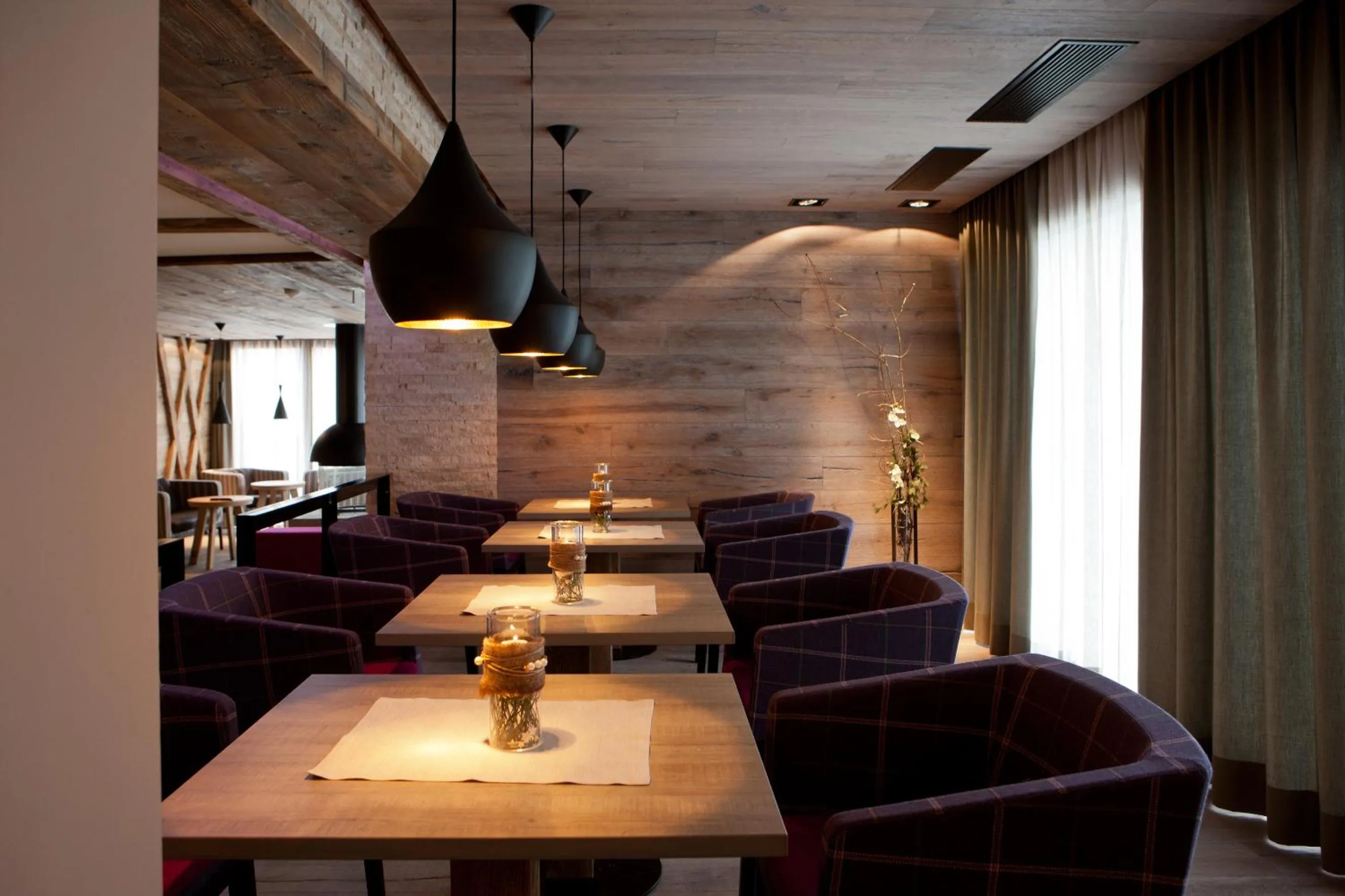 Seating area in Hotel Walliserstube
