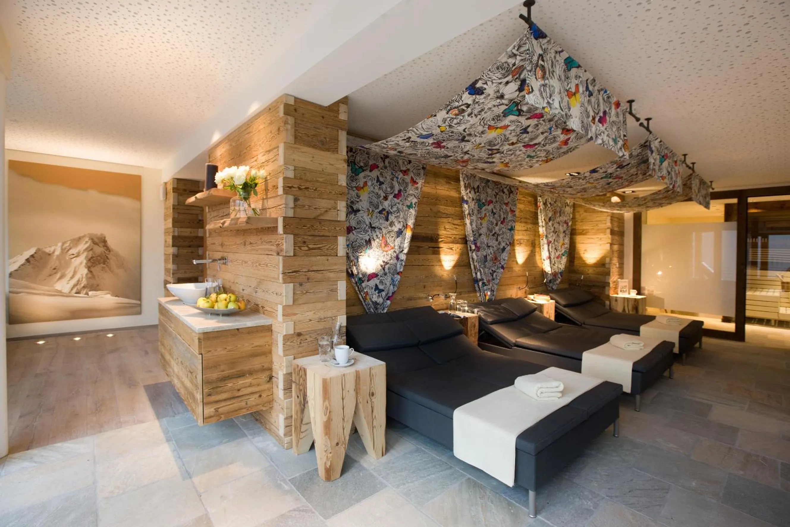 Photo of the whole room in Hotel Walliserstube