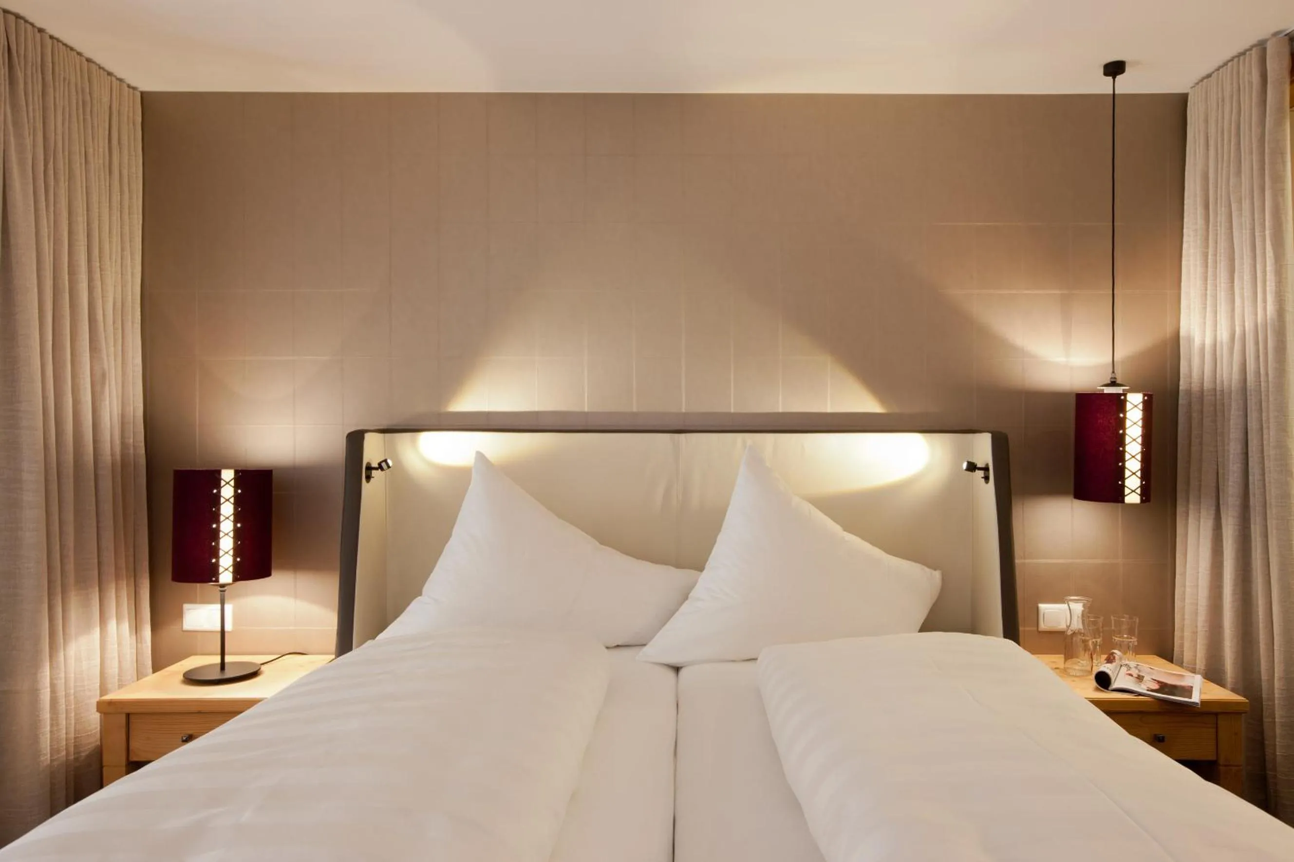 Bed in Hotel Walliserstube