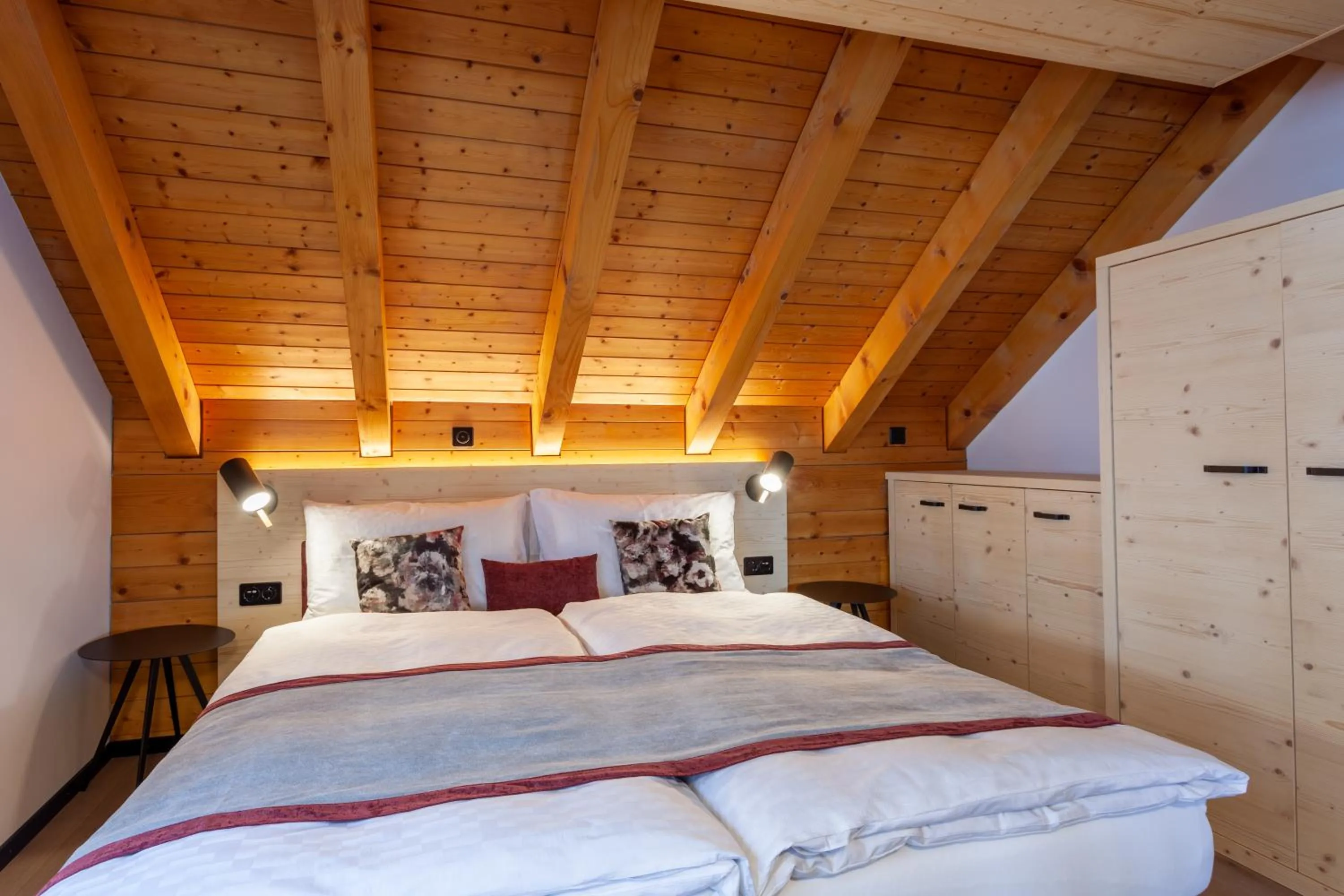 Bed in Sonne Andermatt Swiss Quality Hotel
