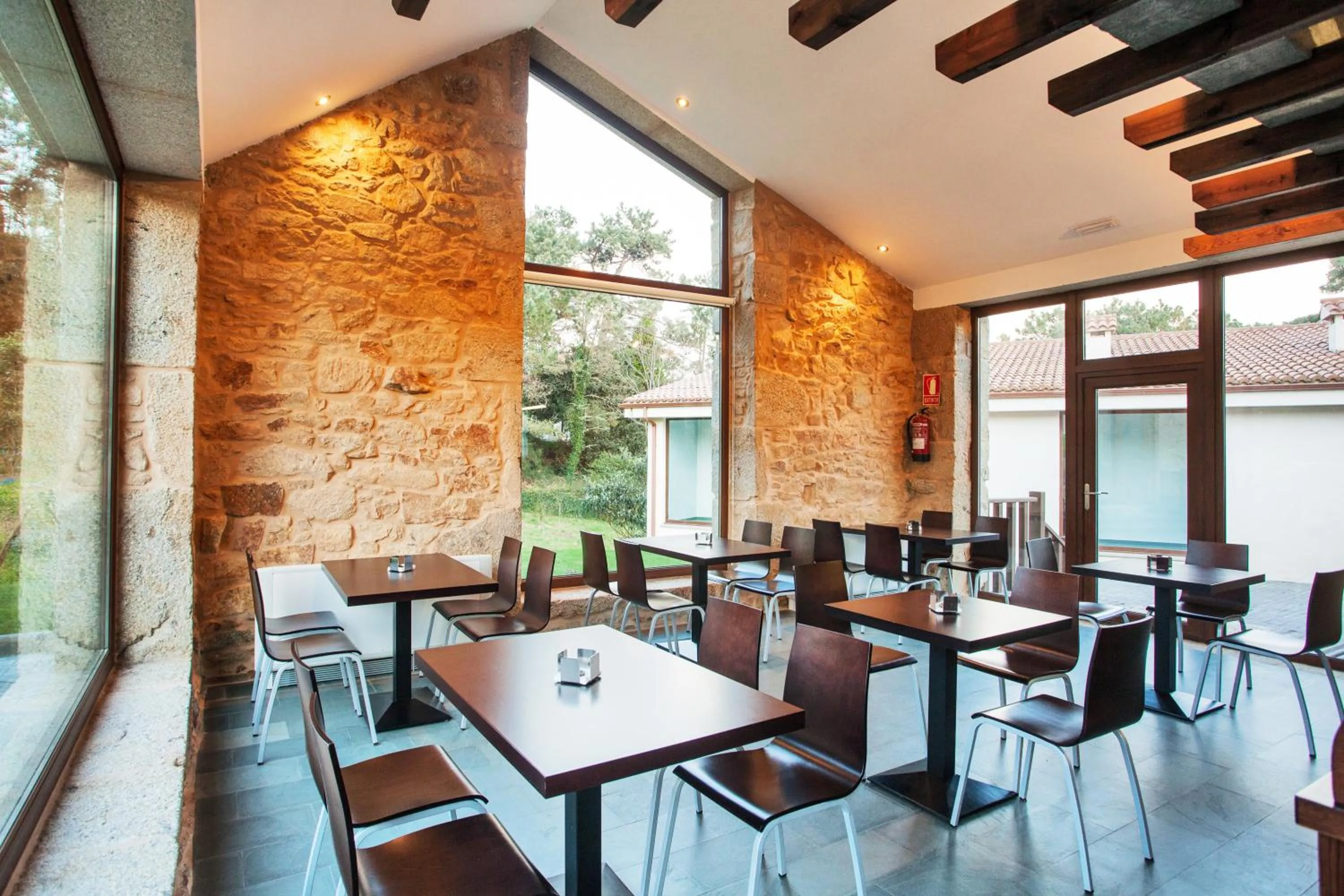 Lounge or bar in Hotel Alén do Mar