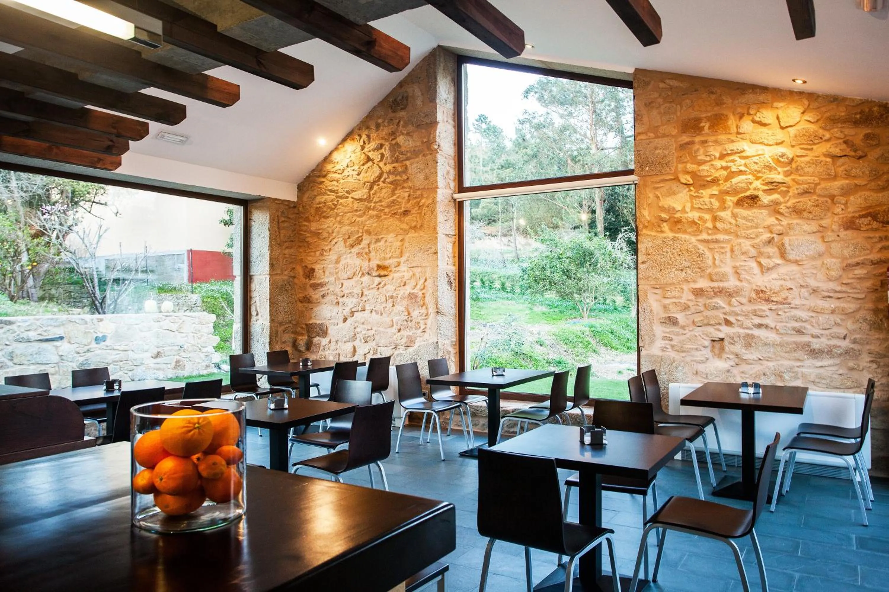 Lounge or bar in Hotel Alén do Mar