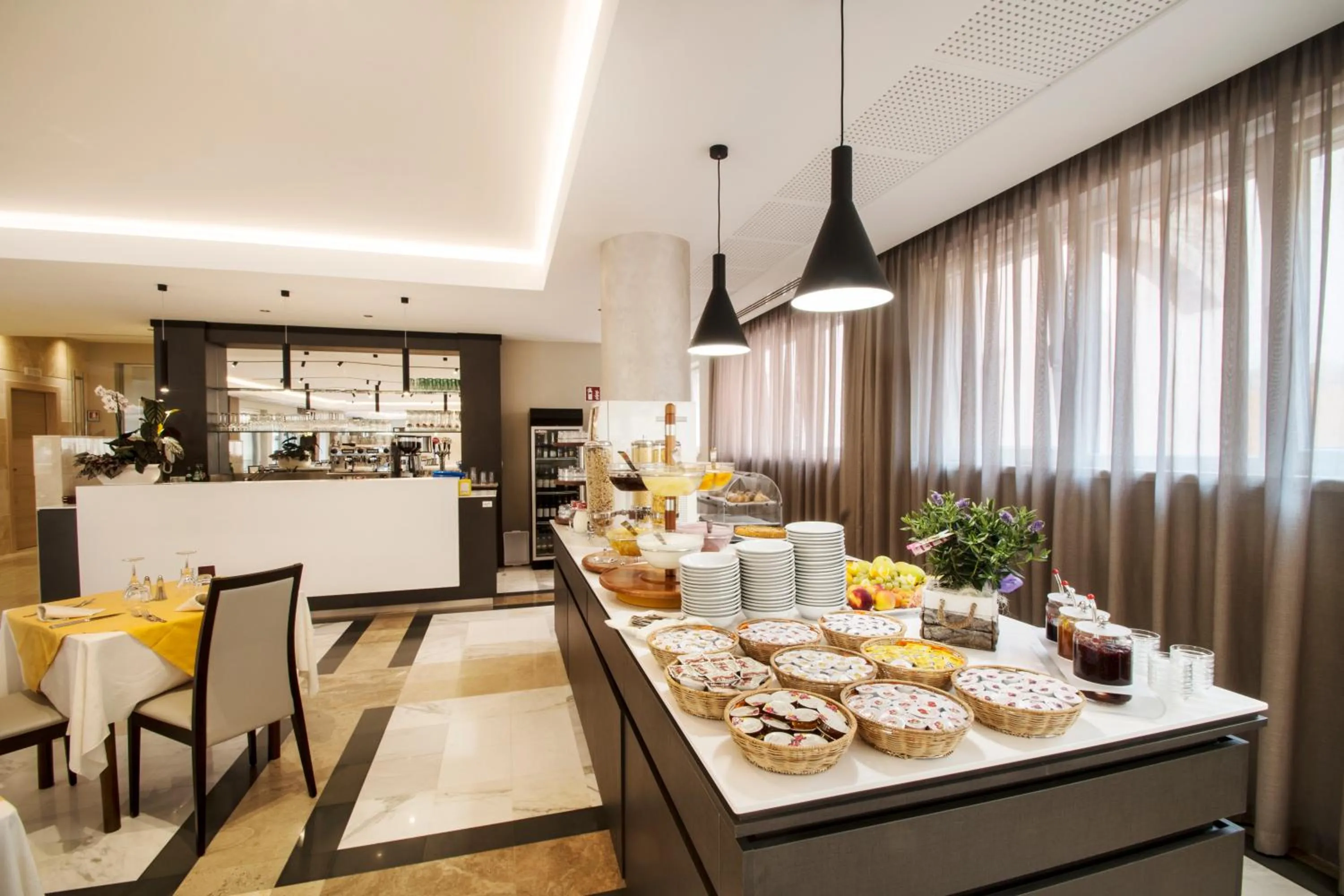 Breakfast in Hotel Bisesti ***S