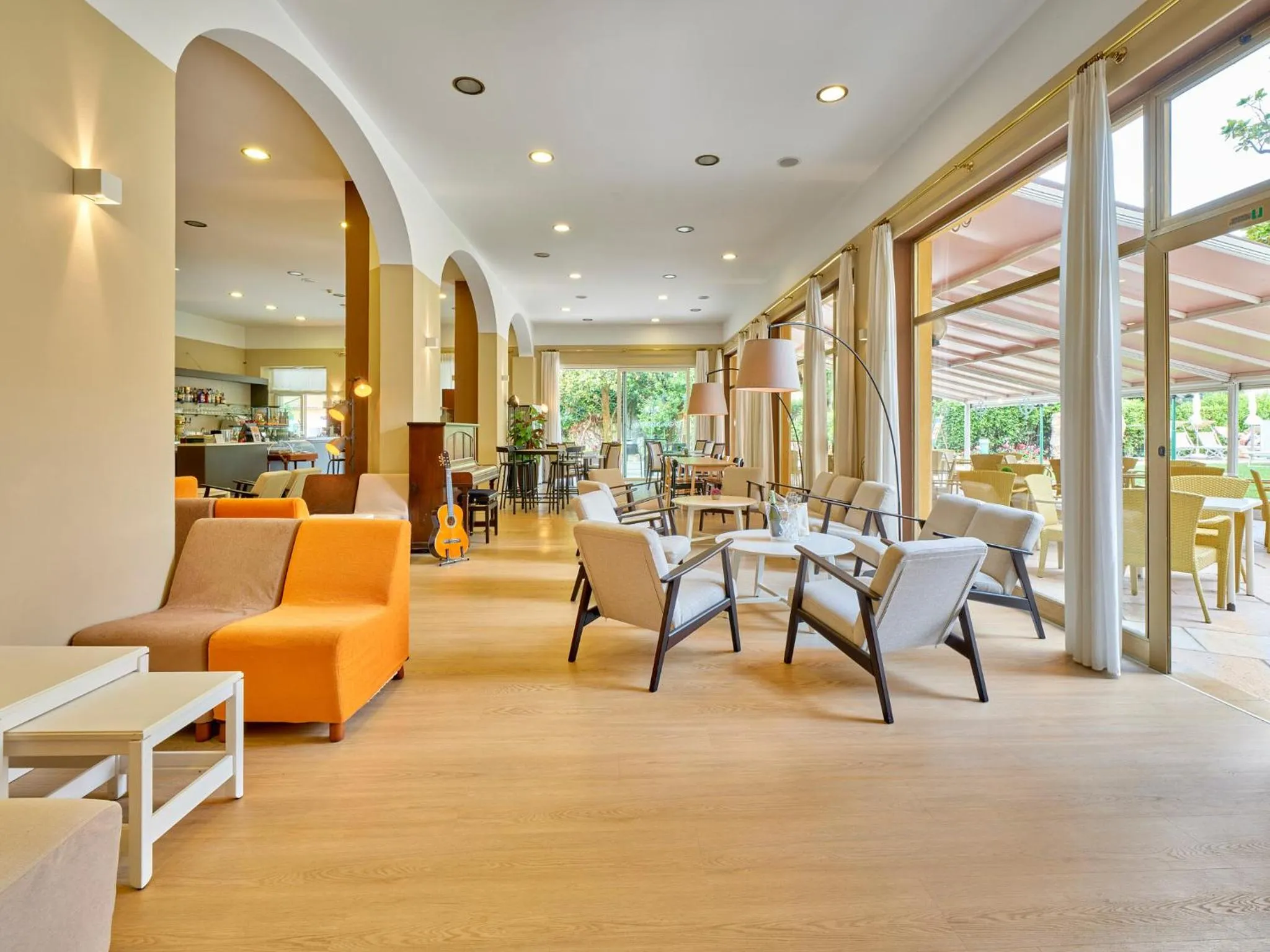 Lounge or bar in Hotel Bisesti ***S