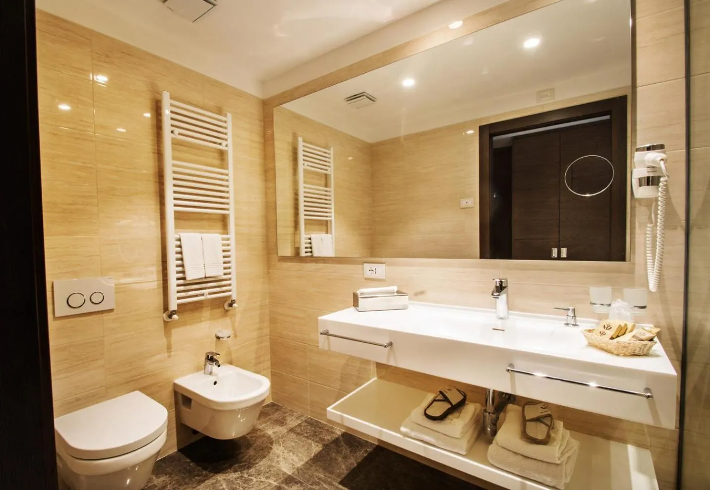 Bathroom in Hotel Bisesti ***S