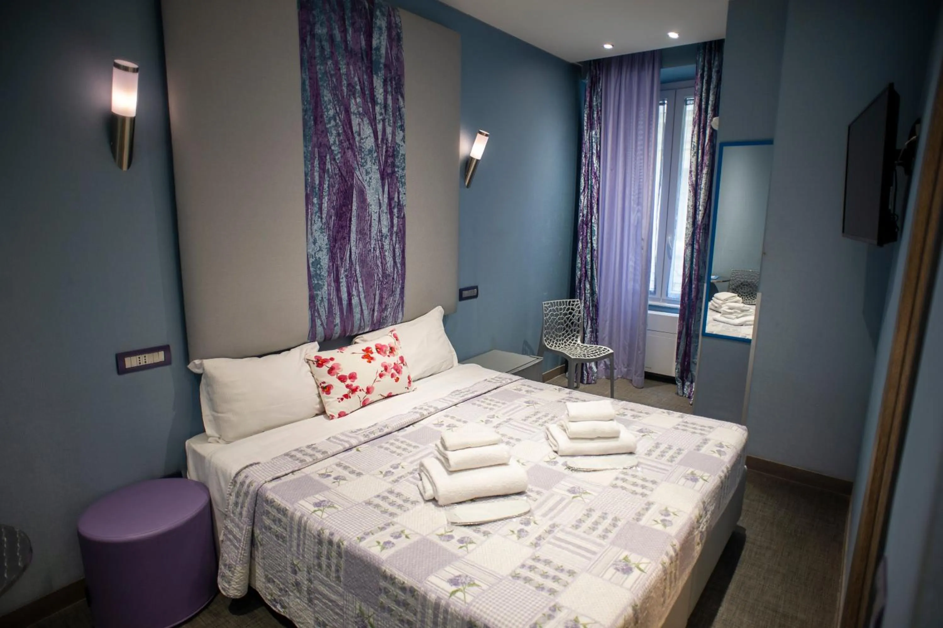 Photo of the whole room, Bed in Gracchi Guest House