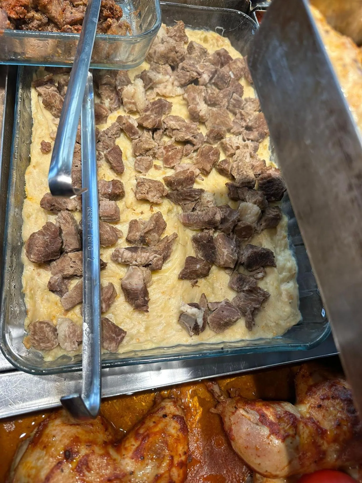 Restaurant/places to eat in The Queen Hotel