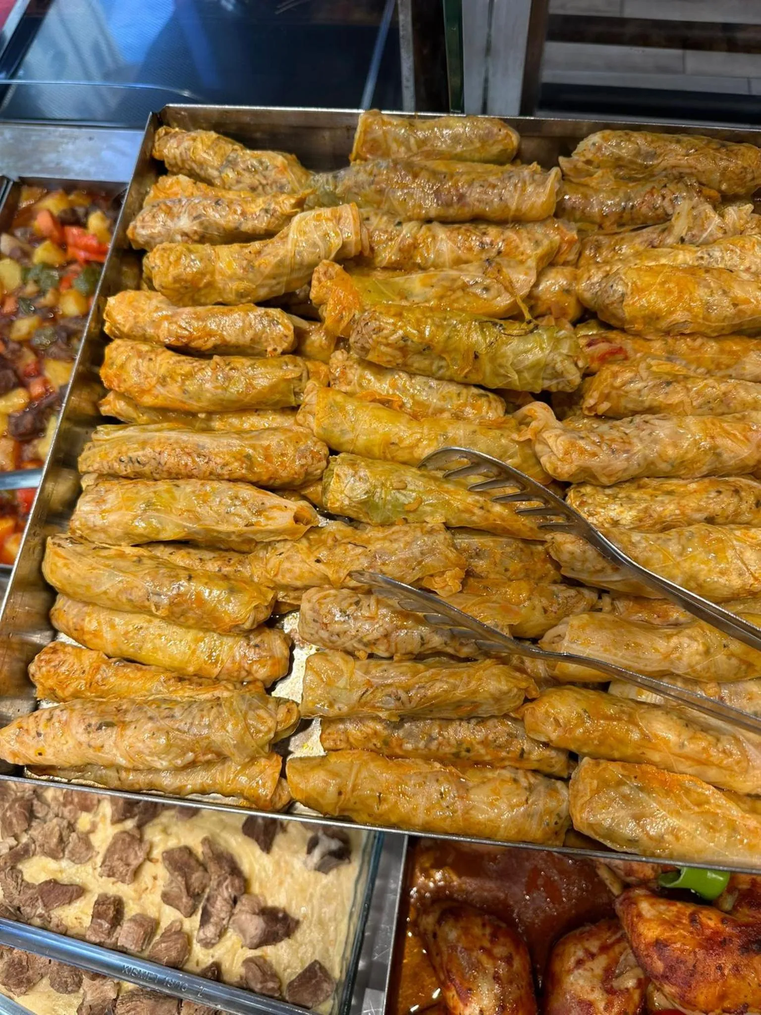 Restaurant/places to eat in The Queen Hotel